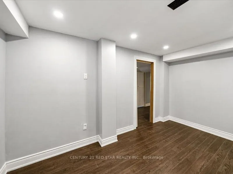 31 Eiffel Boulevard
