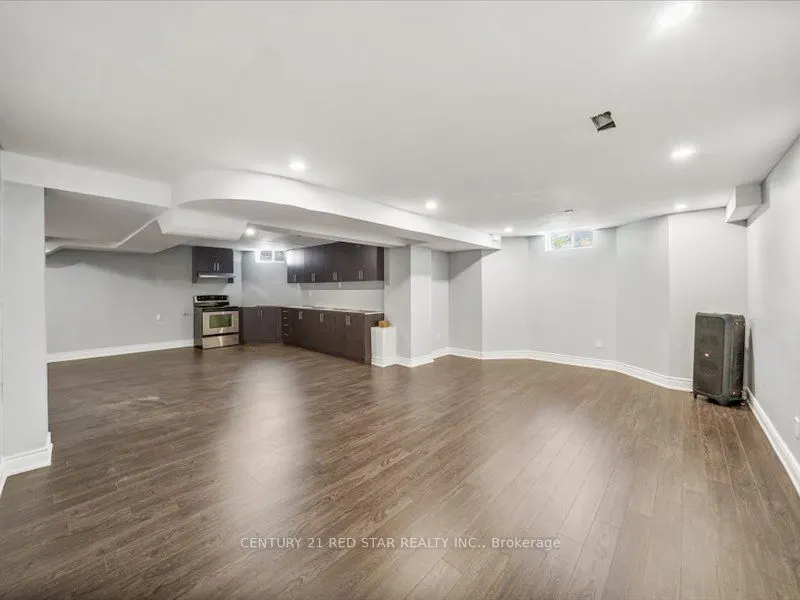 31 Eiffel Boulevard