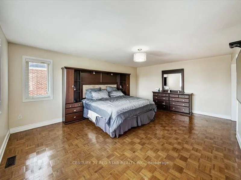 31 Eiffel Boulevard