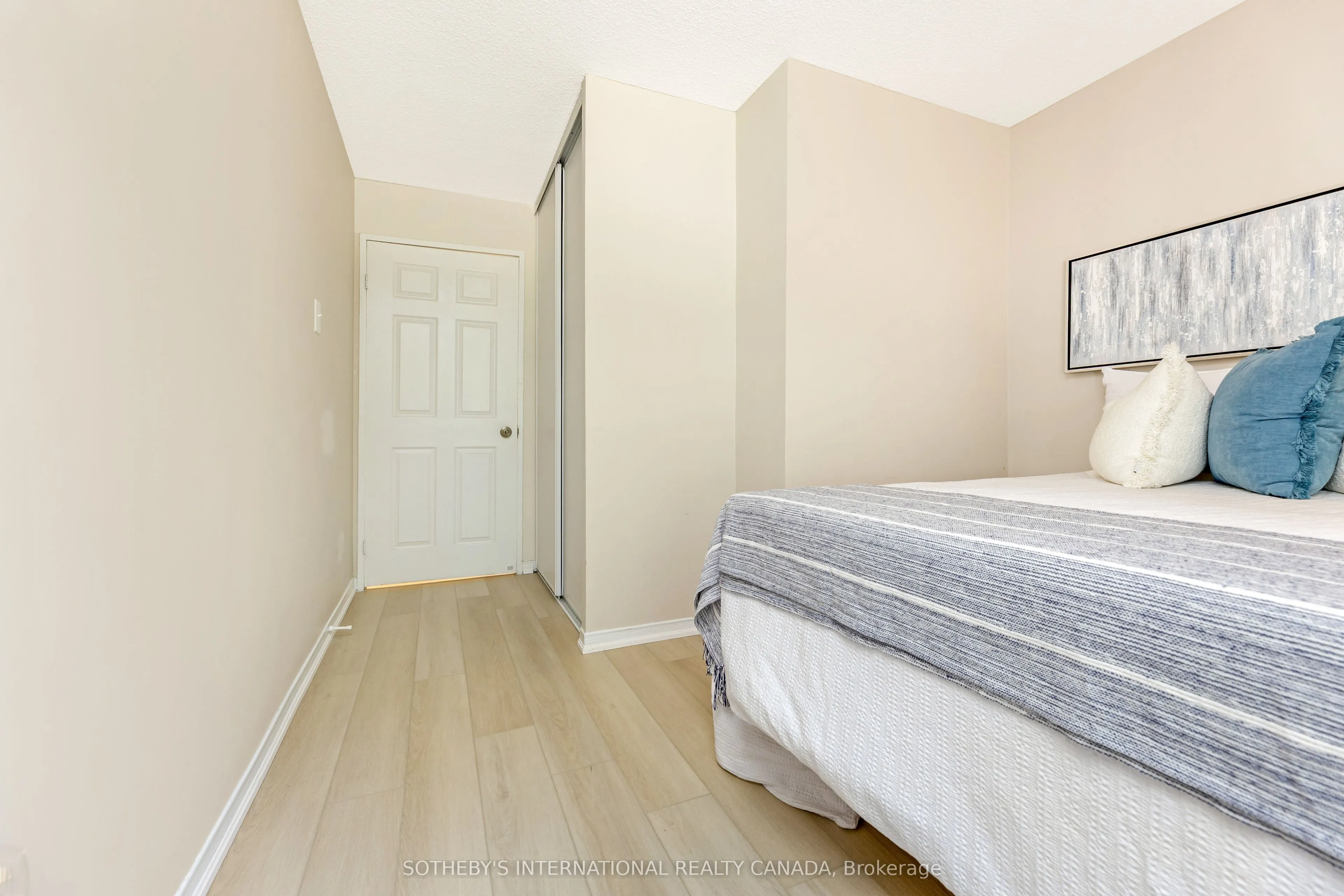 400 webb Drive, #103
