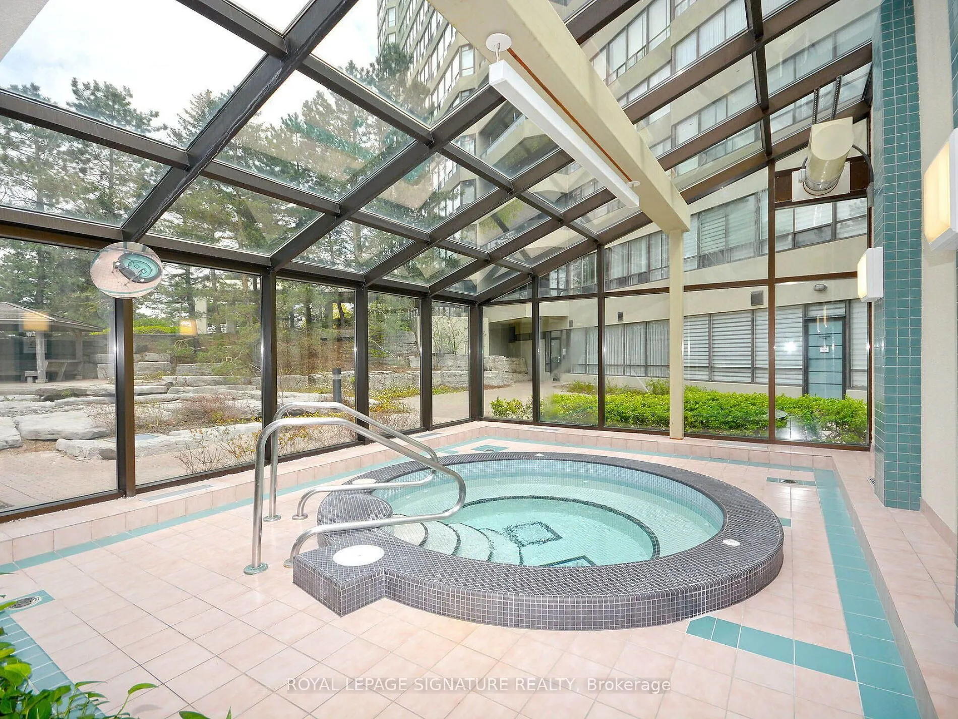 24 Hanover Road, #2204