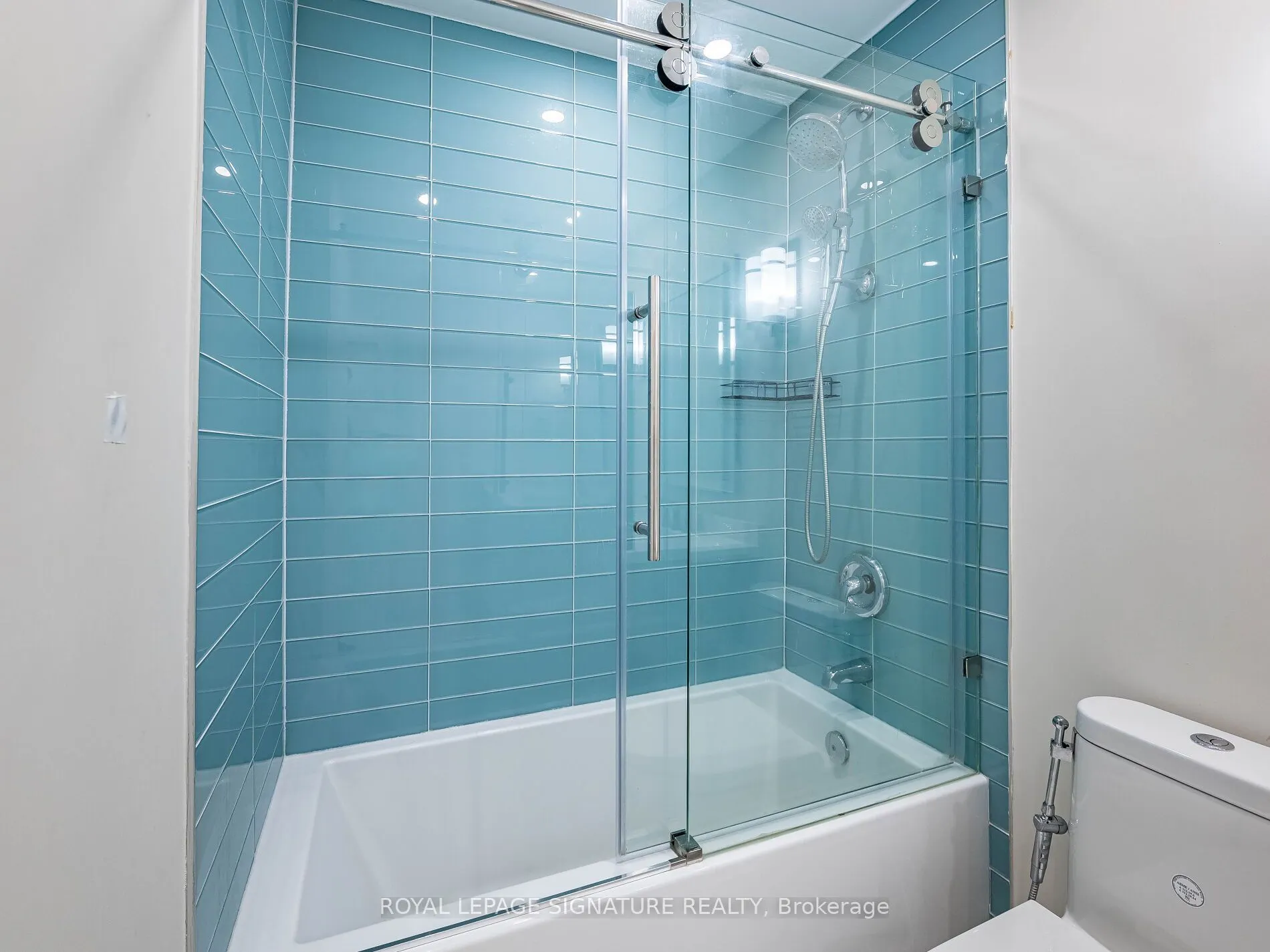 24 Hanover Road, #2204