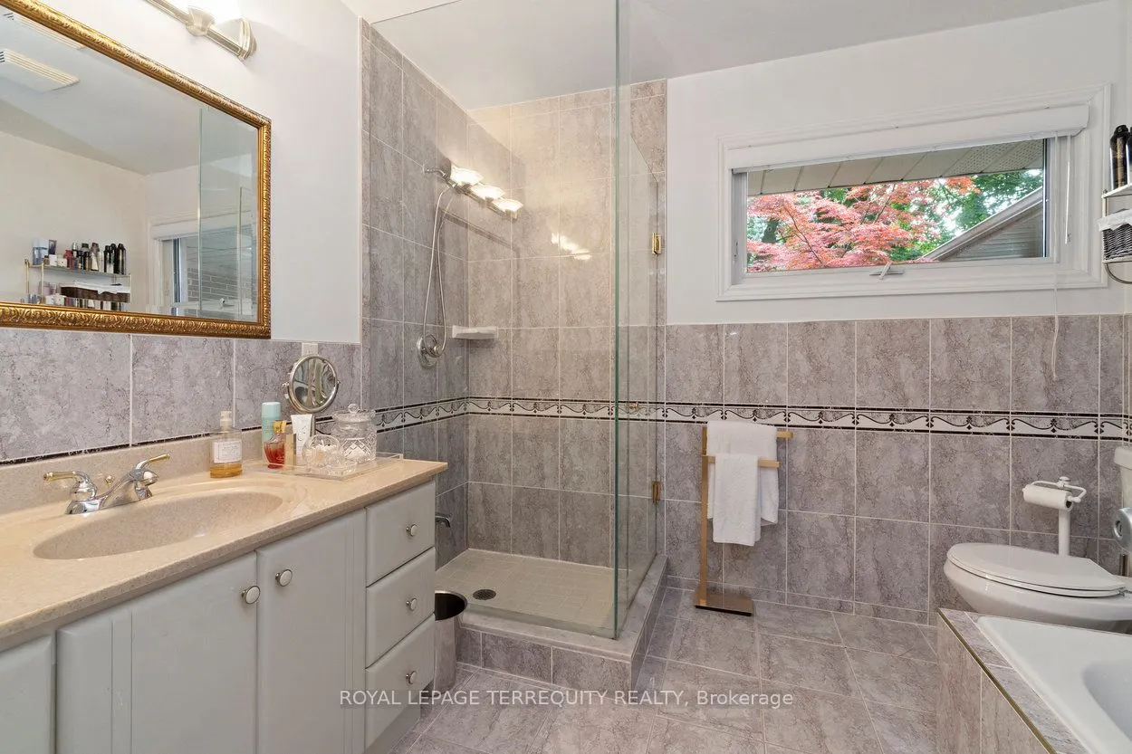 416 The Kingsway