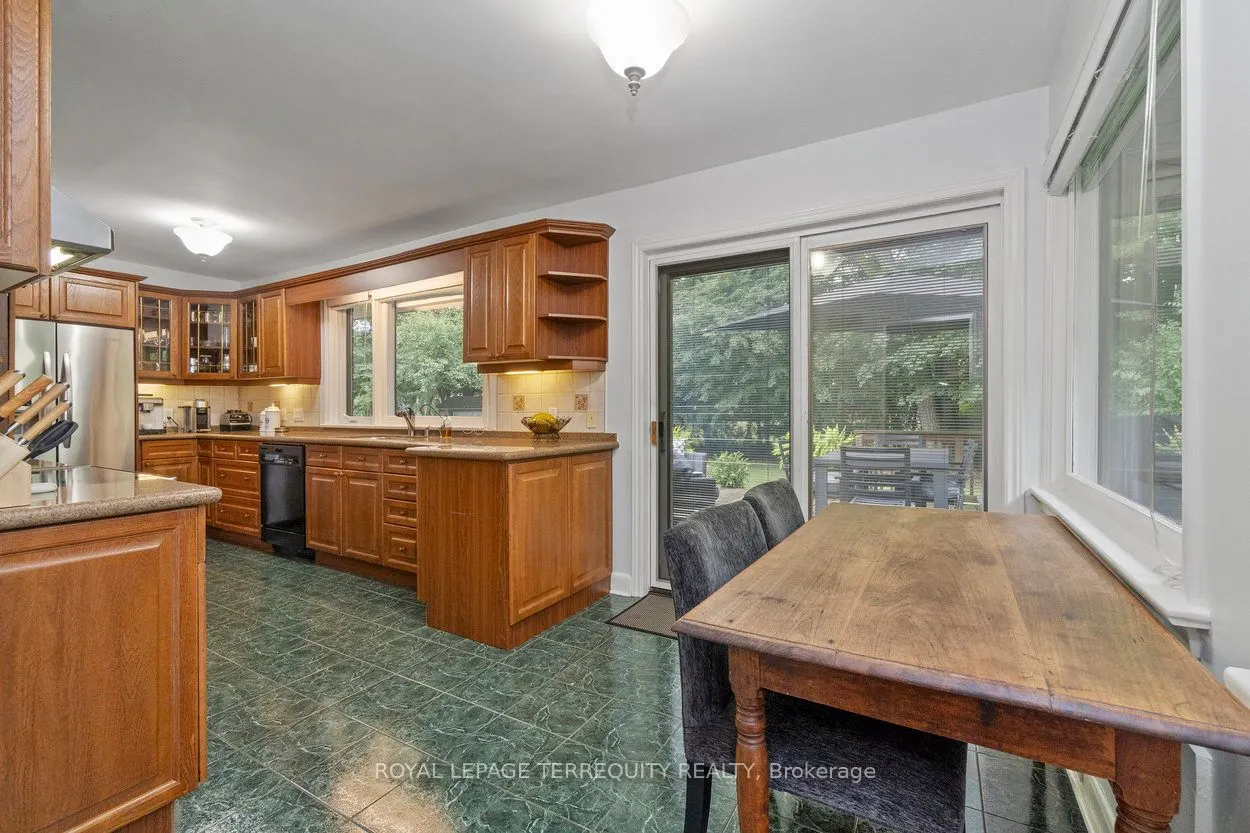 416 The Kingsway
