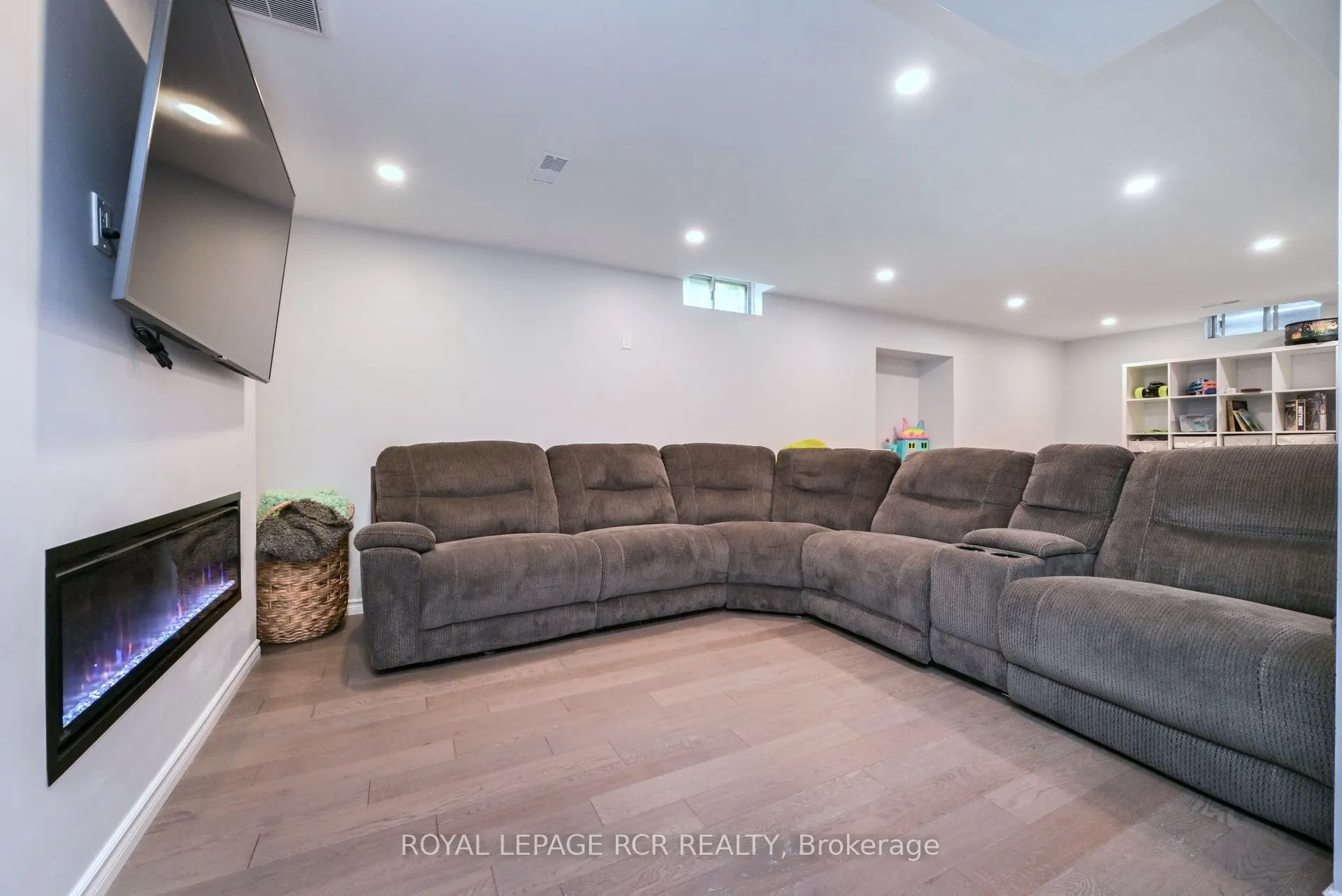 230 Beechfield Crescent