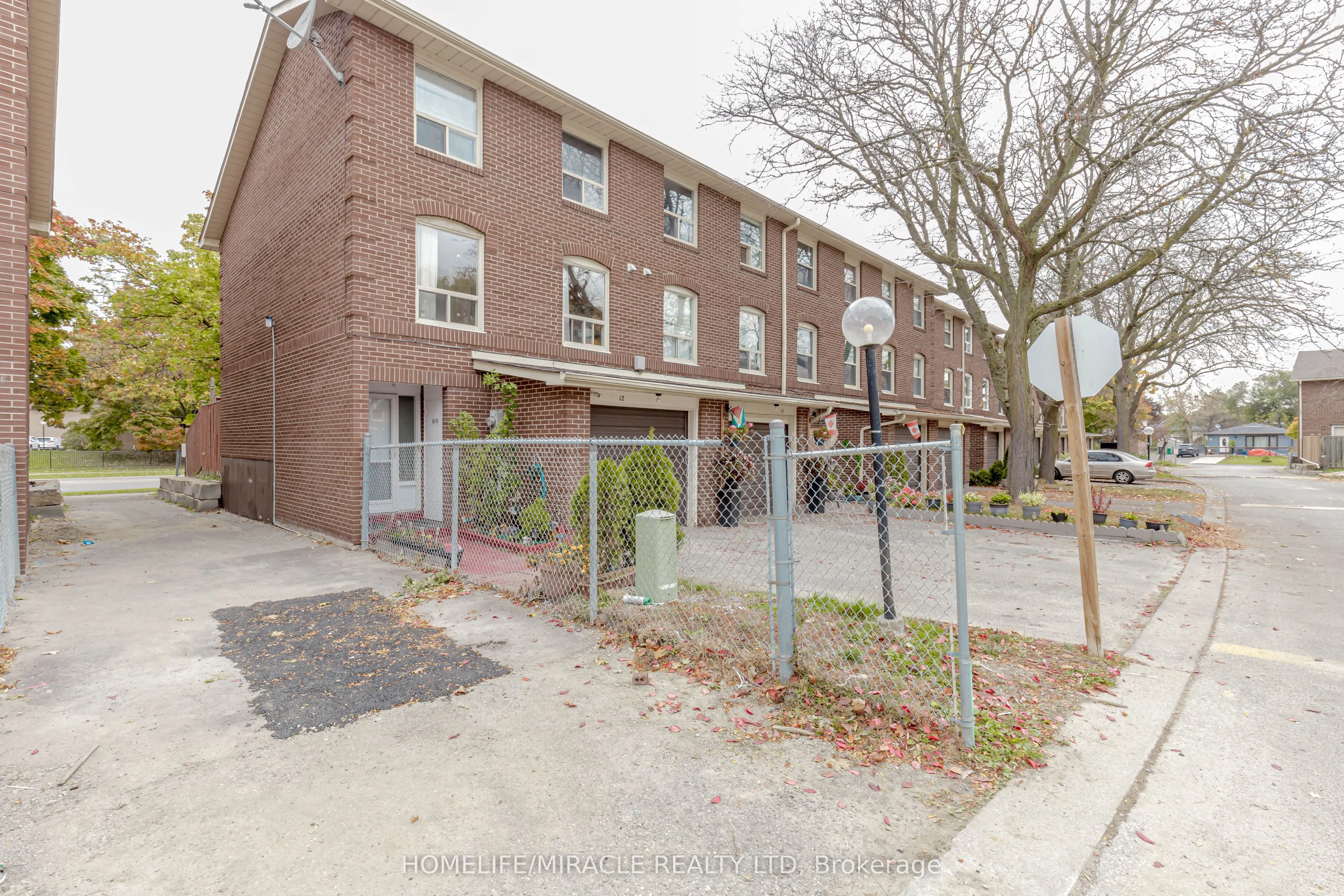 12 Eden Parkway, #12