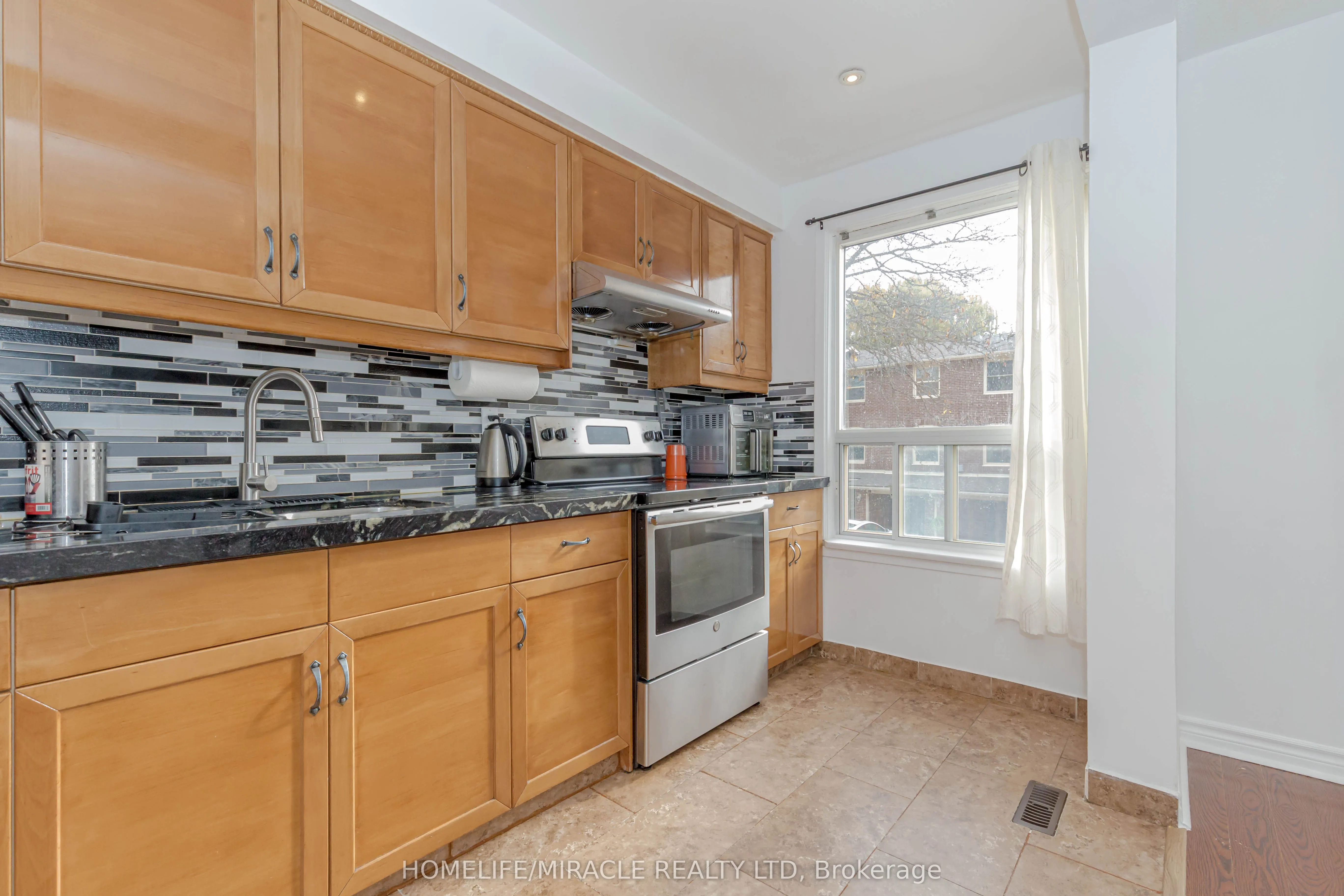 12 Eden Parkway, #12