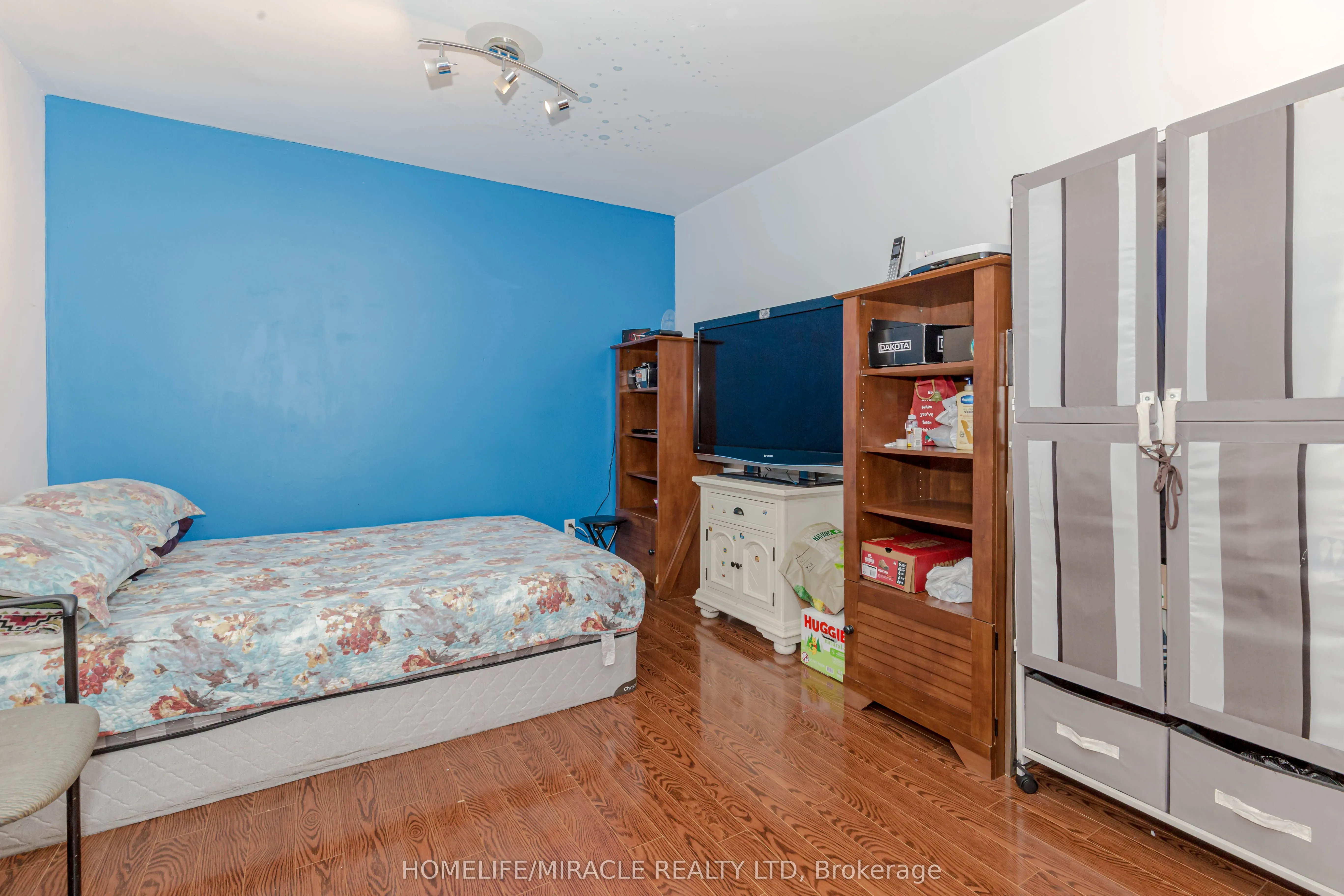 12 Eden Parkway, #12