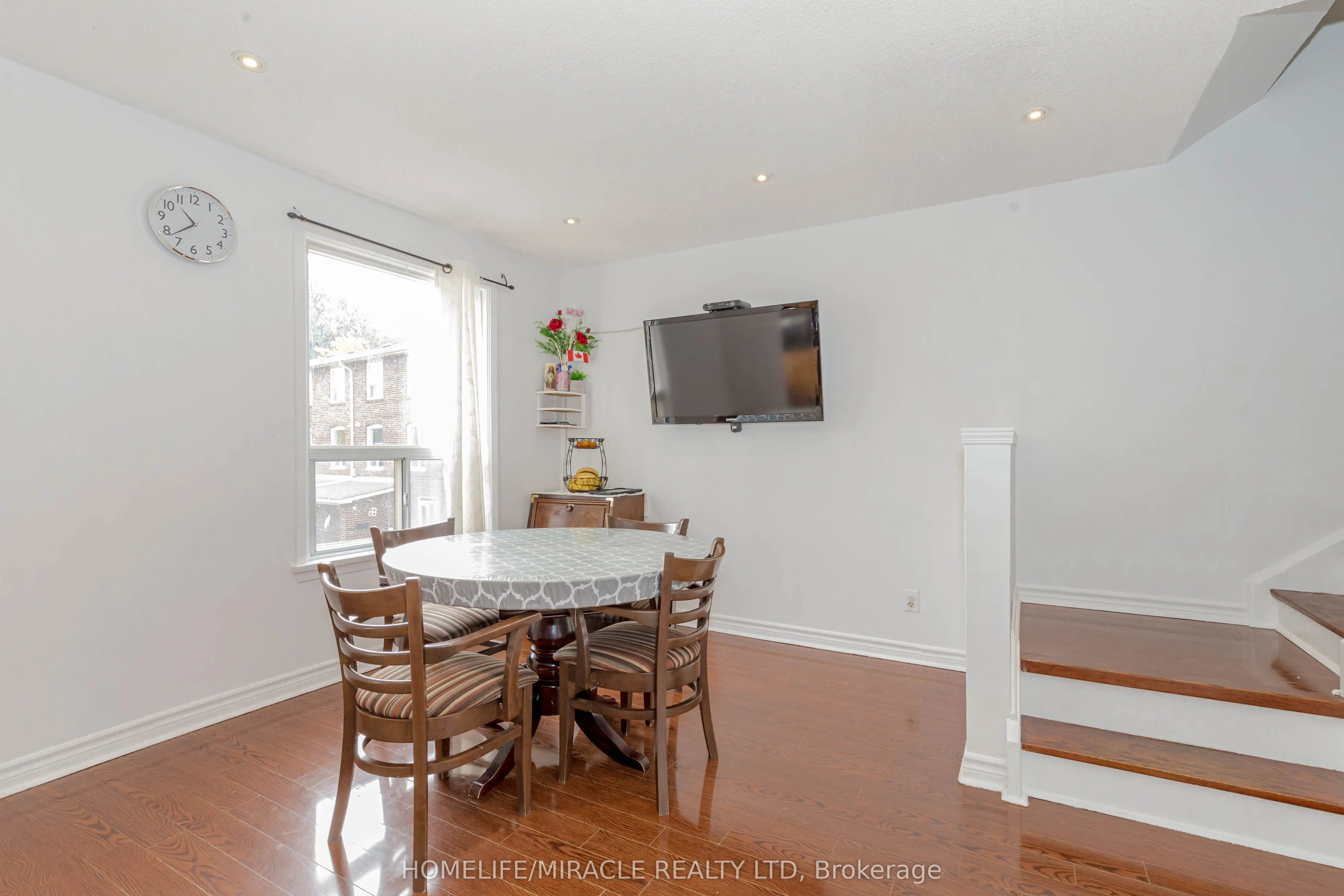 12 Eden Parkway, #12