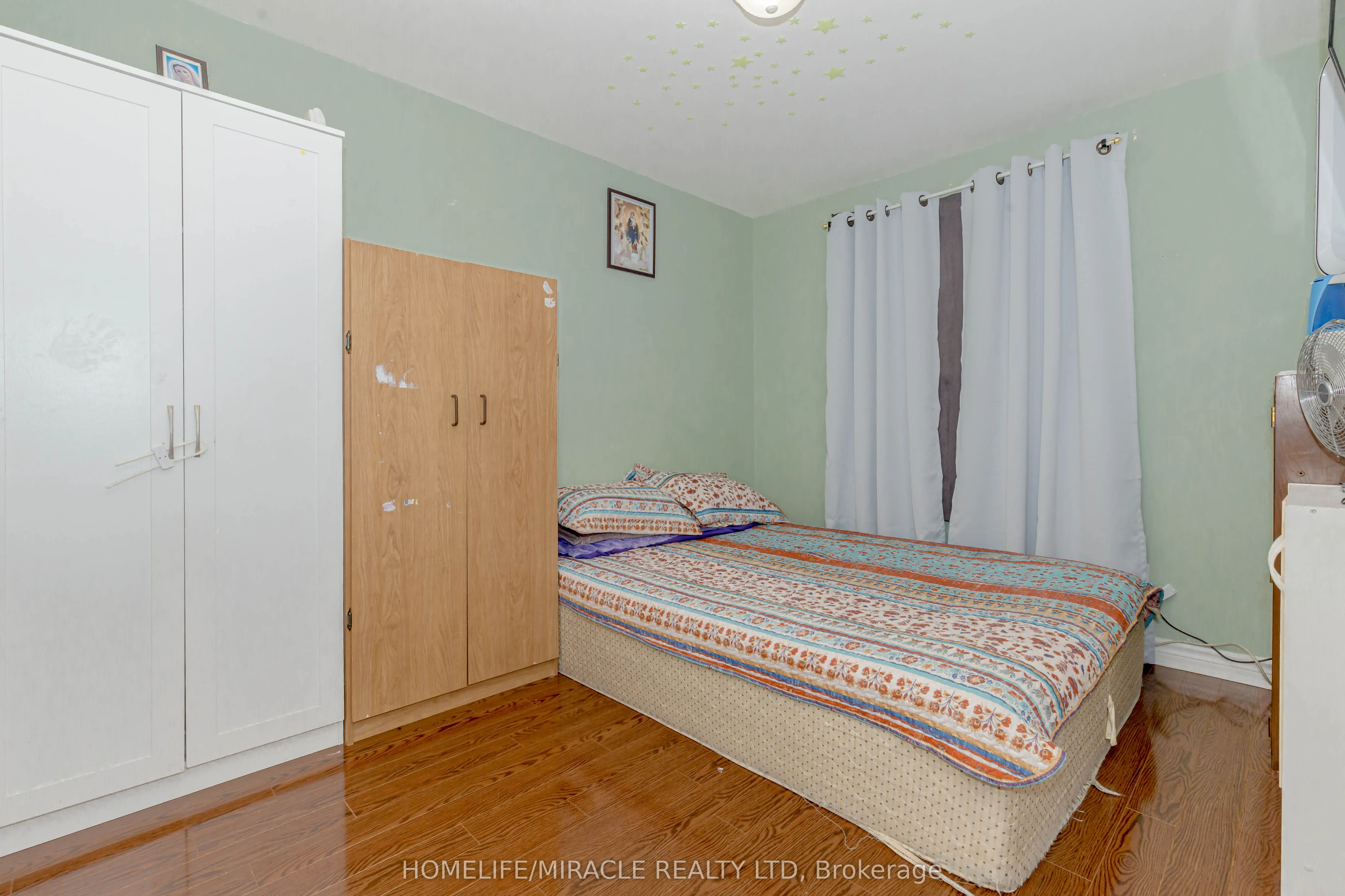 12 Eden Parkway, #12