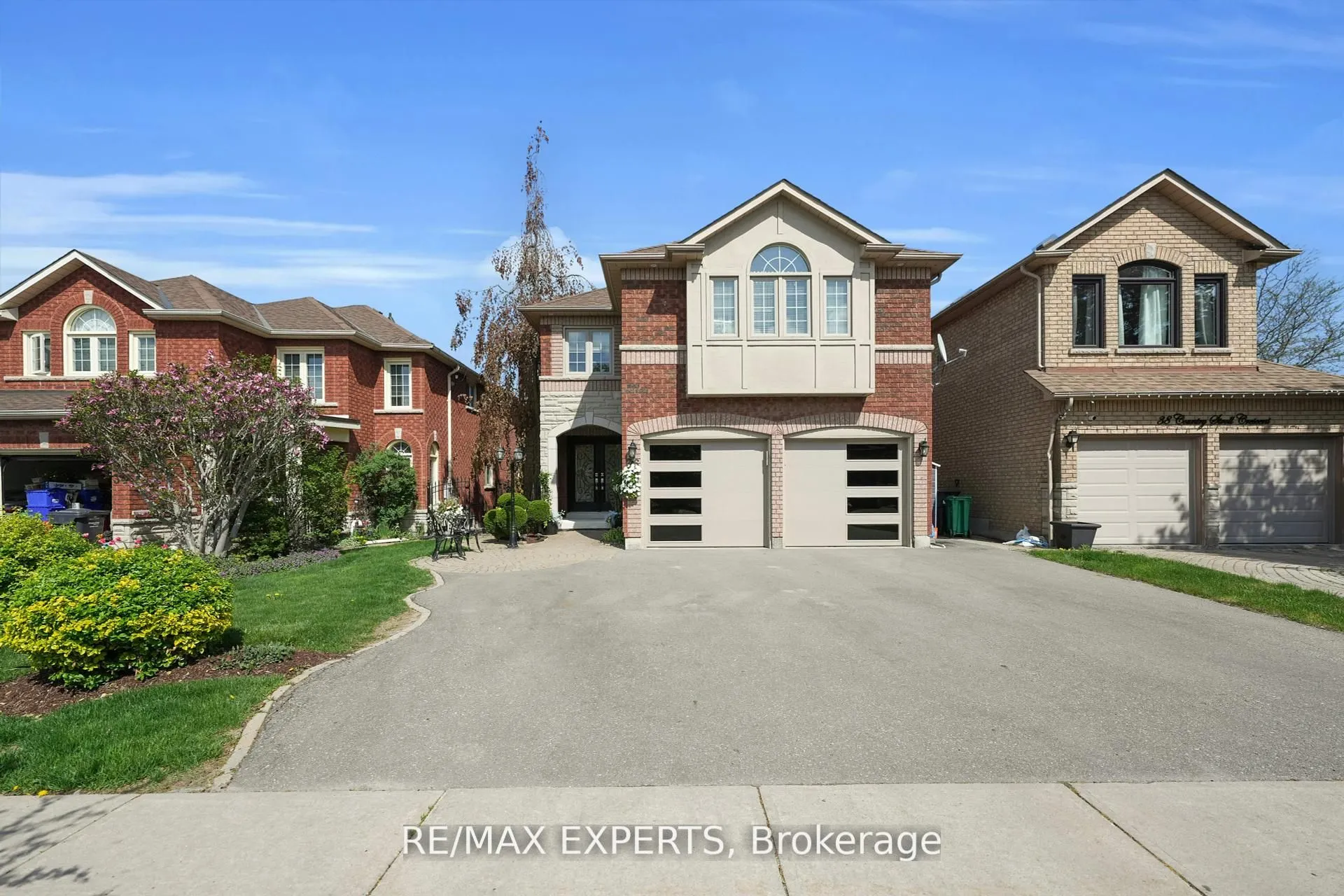 36 Country Stroll Crescent