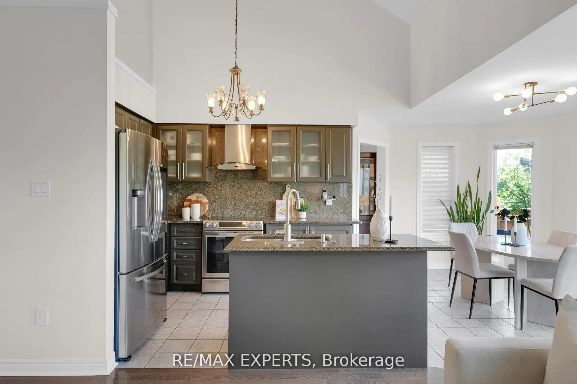 36 Country Stroll Crescent