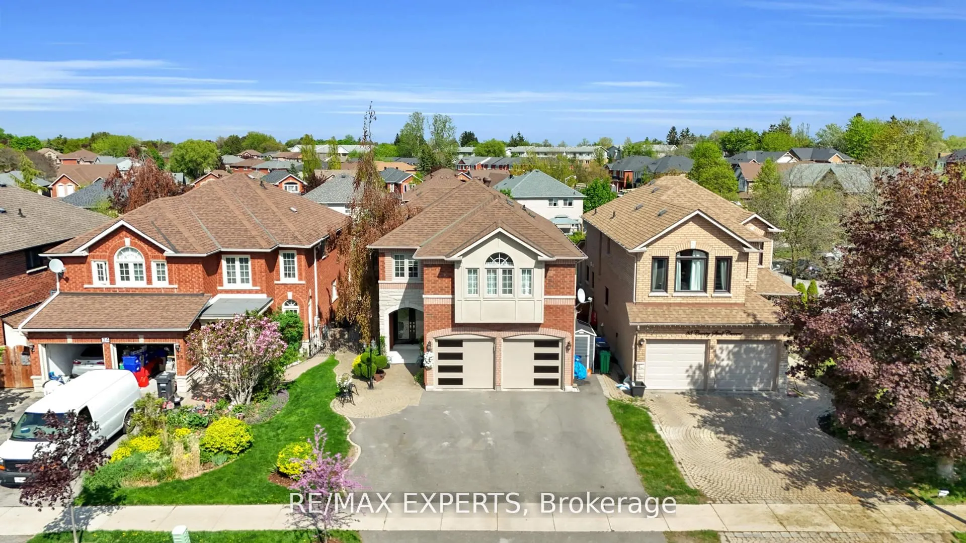 36 Country Stroll Crescent