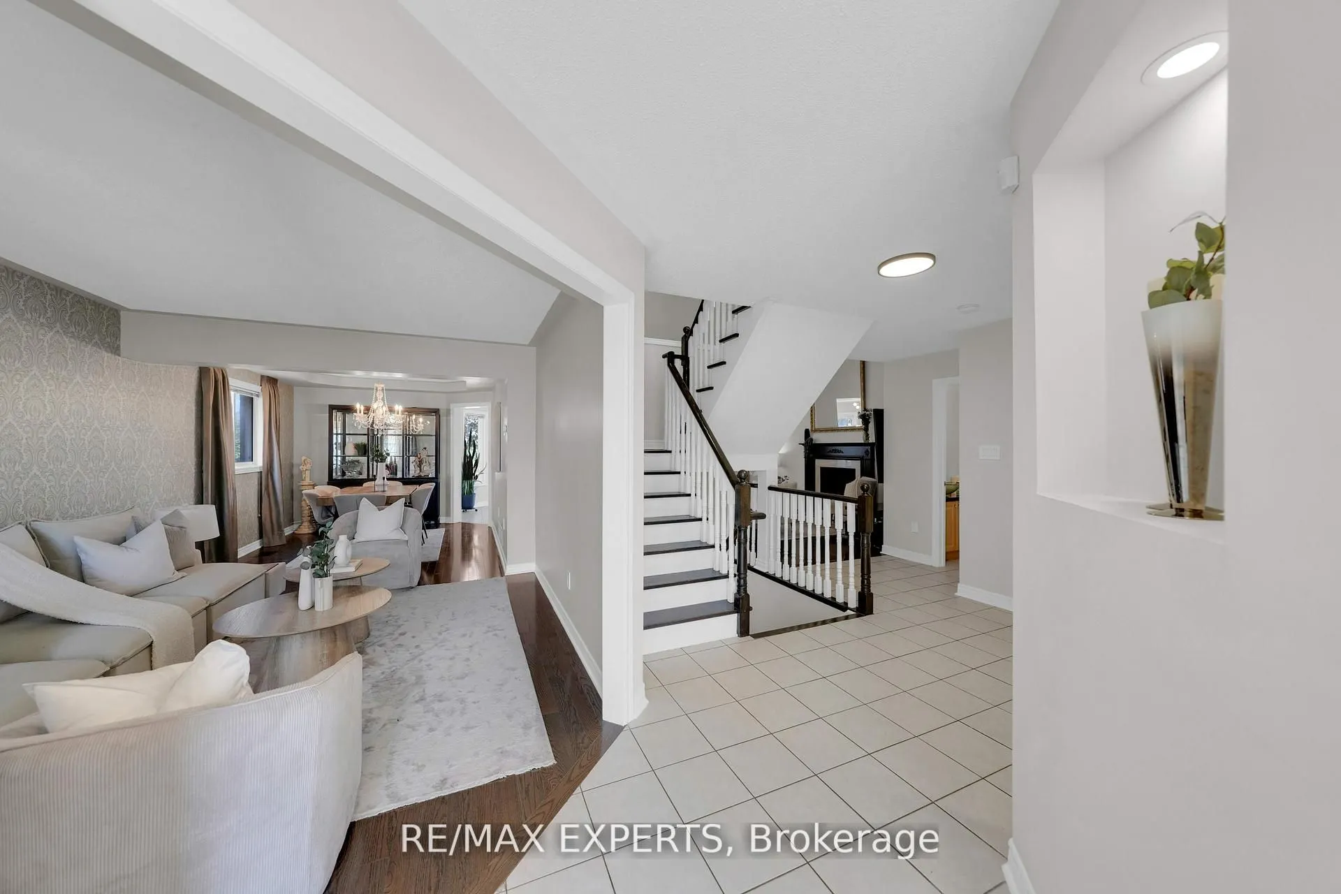 36 Country Stroll Crescent