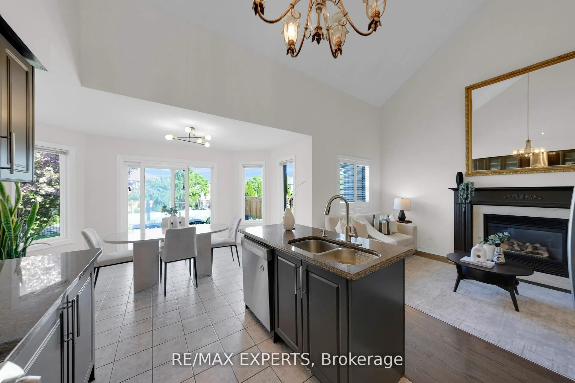 36 Country Stroll Crescent