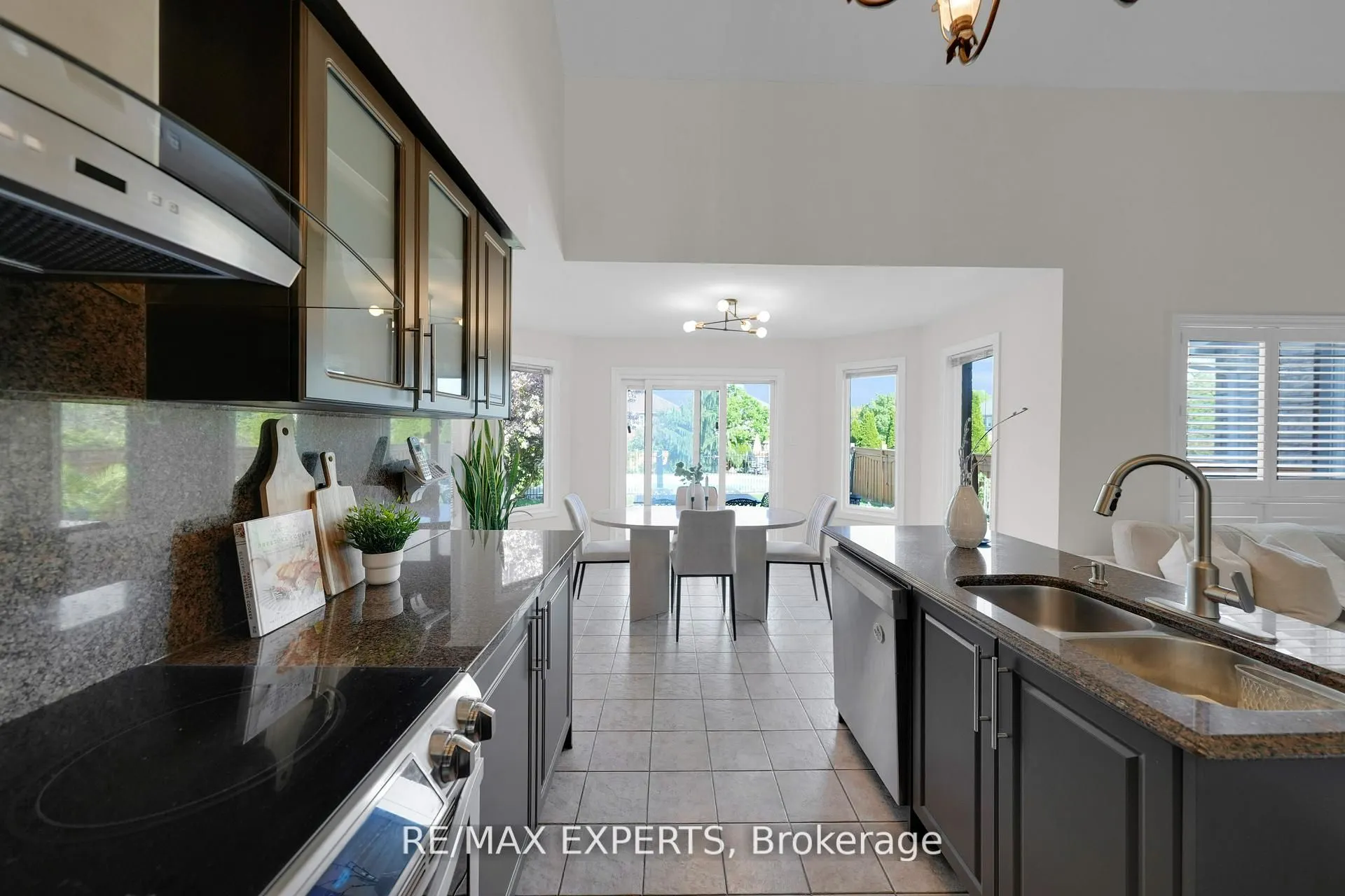 36 Country Stroll Crescent