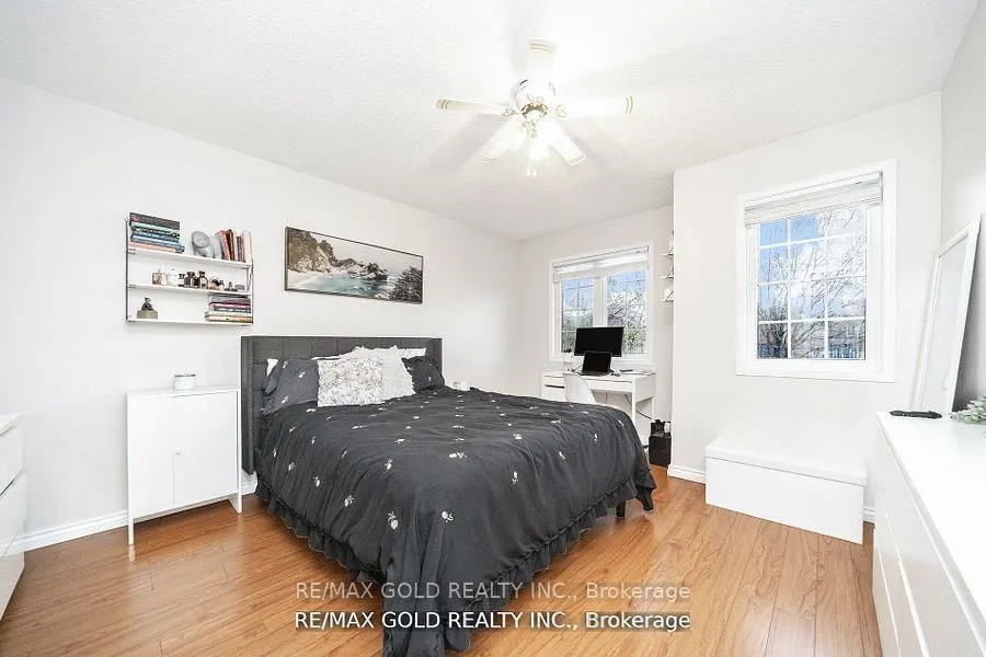 36 Roxton Crescent N