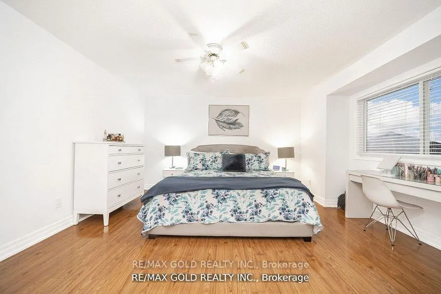 36 Roxton Crescent N