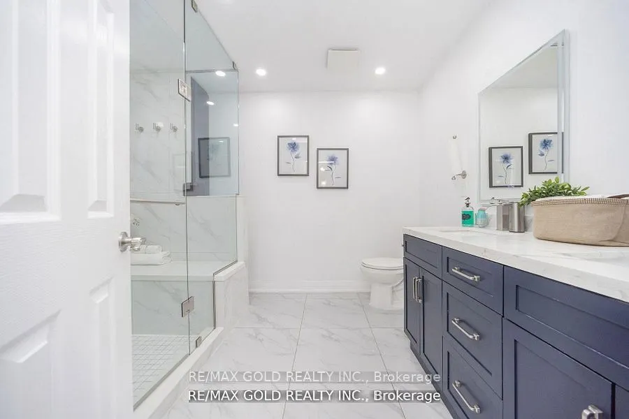 36 Roxton Crescent N