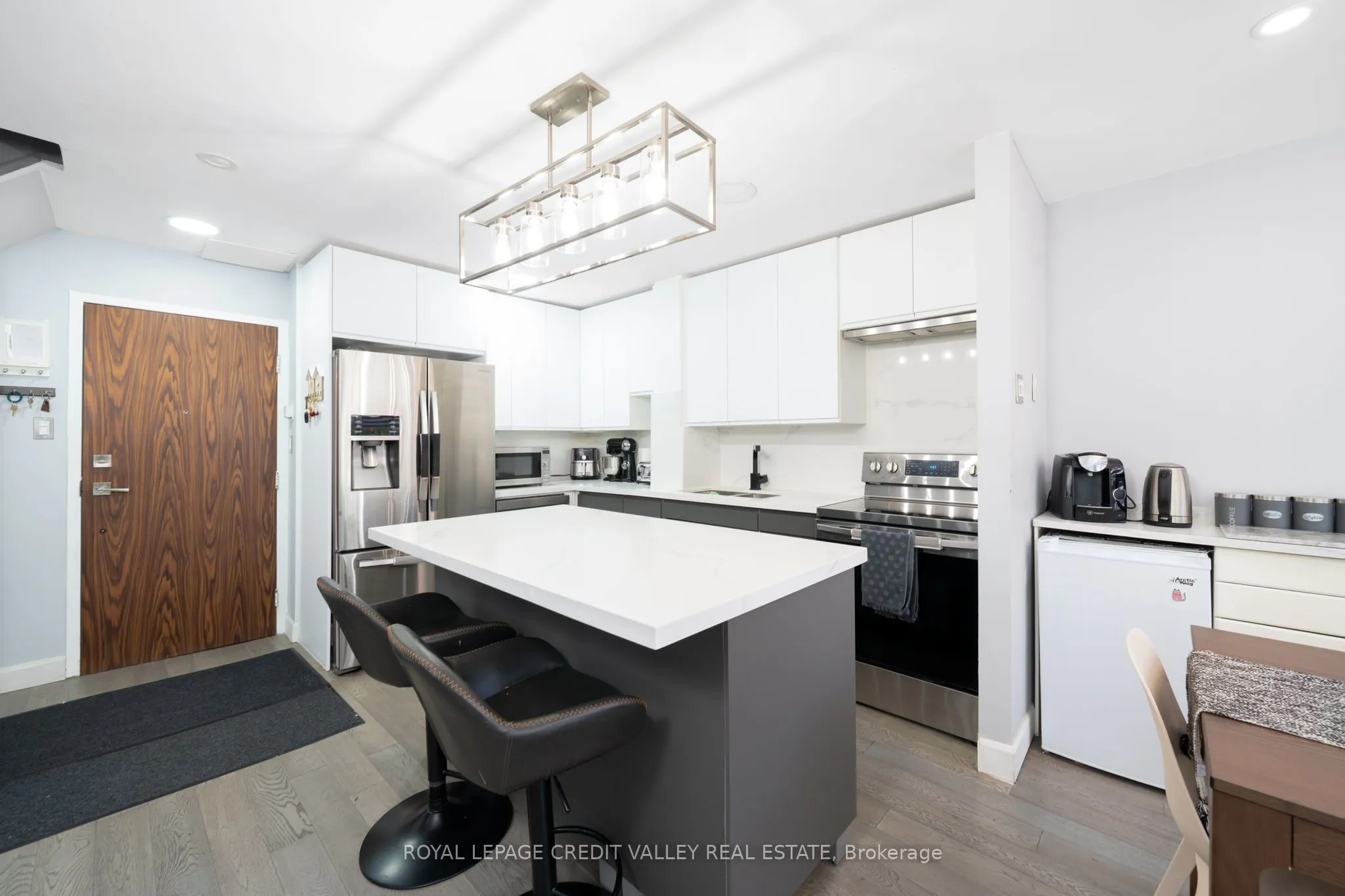2095 Roche Court, #281