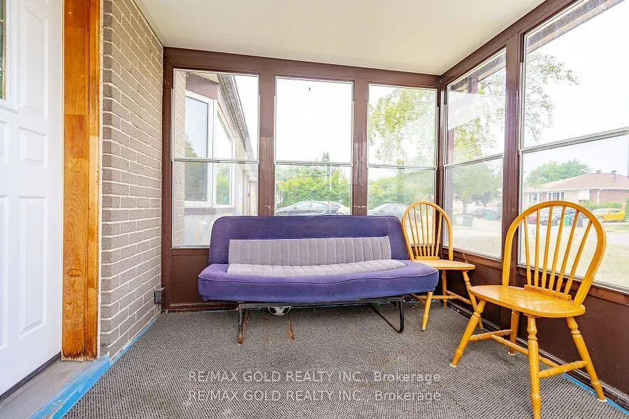 10 Edenridge Drive