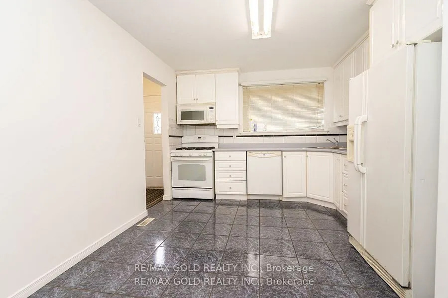 10 Edenridge Drive