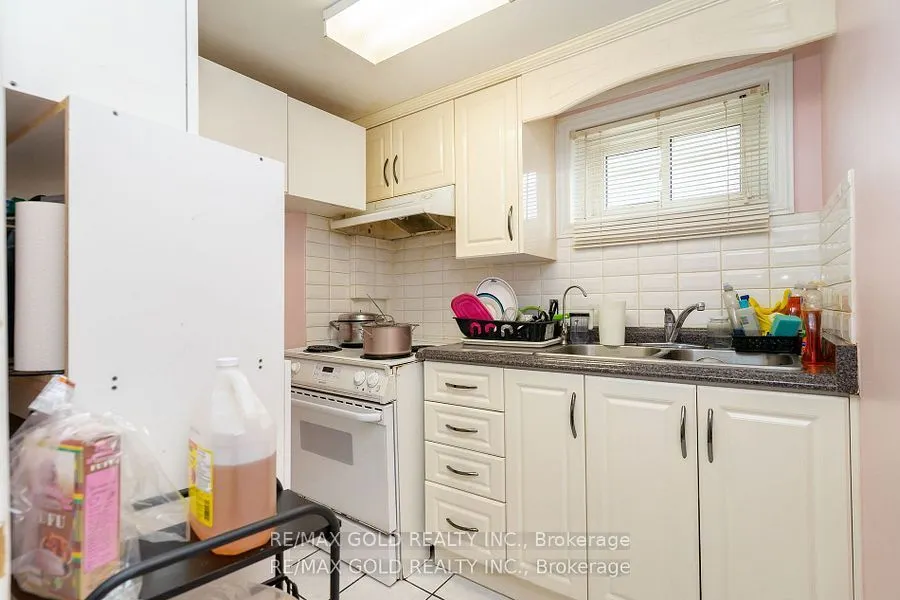 10 Edenridge Drive