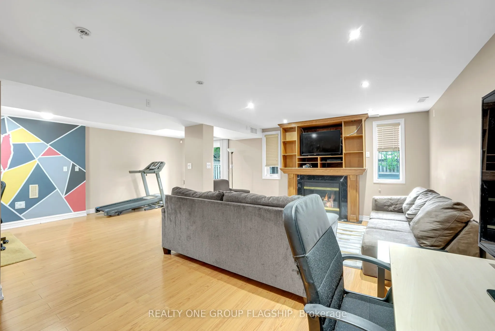 1128 Knotty Pine Grove