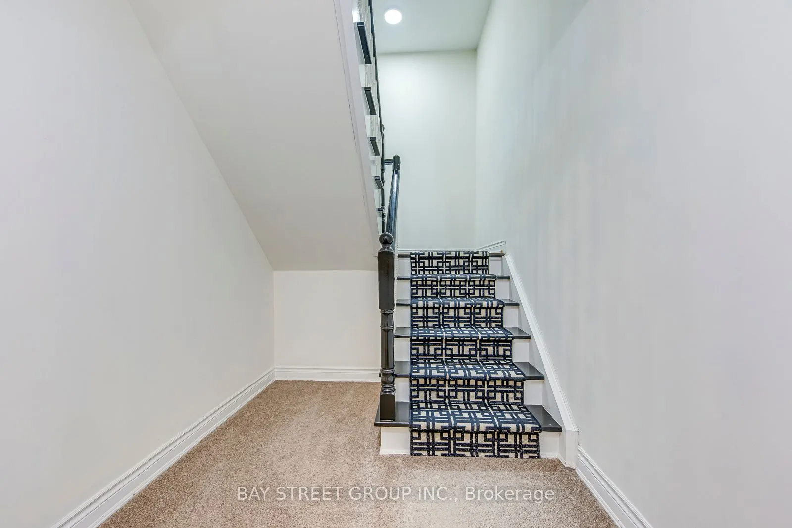 2273 Woodfield Road
