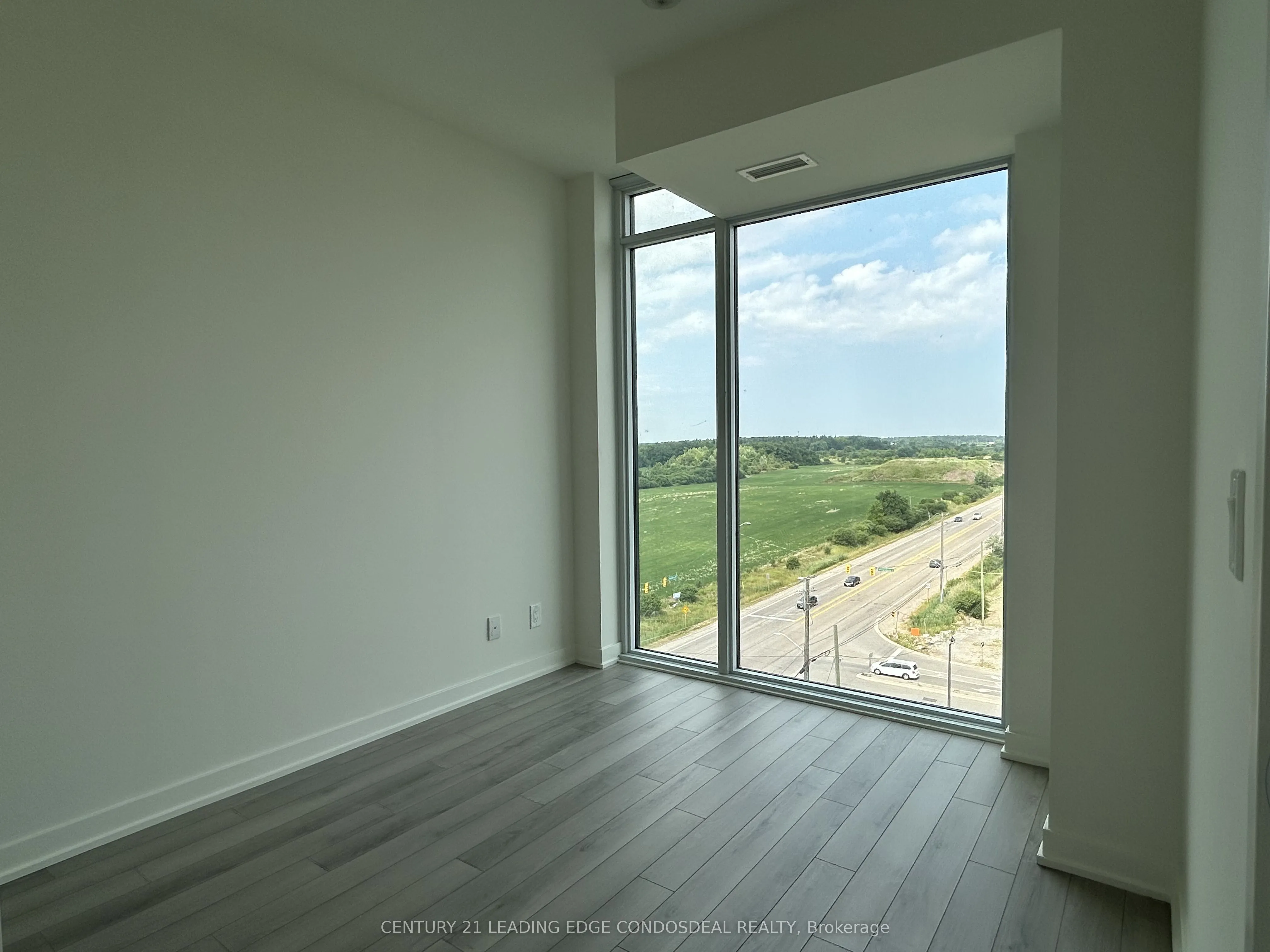 3079 Trafalgar Road, #904