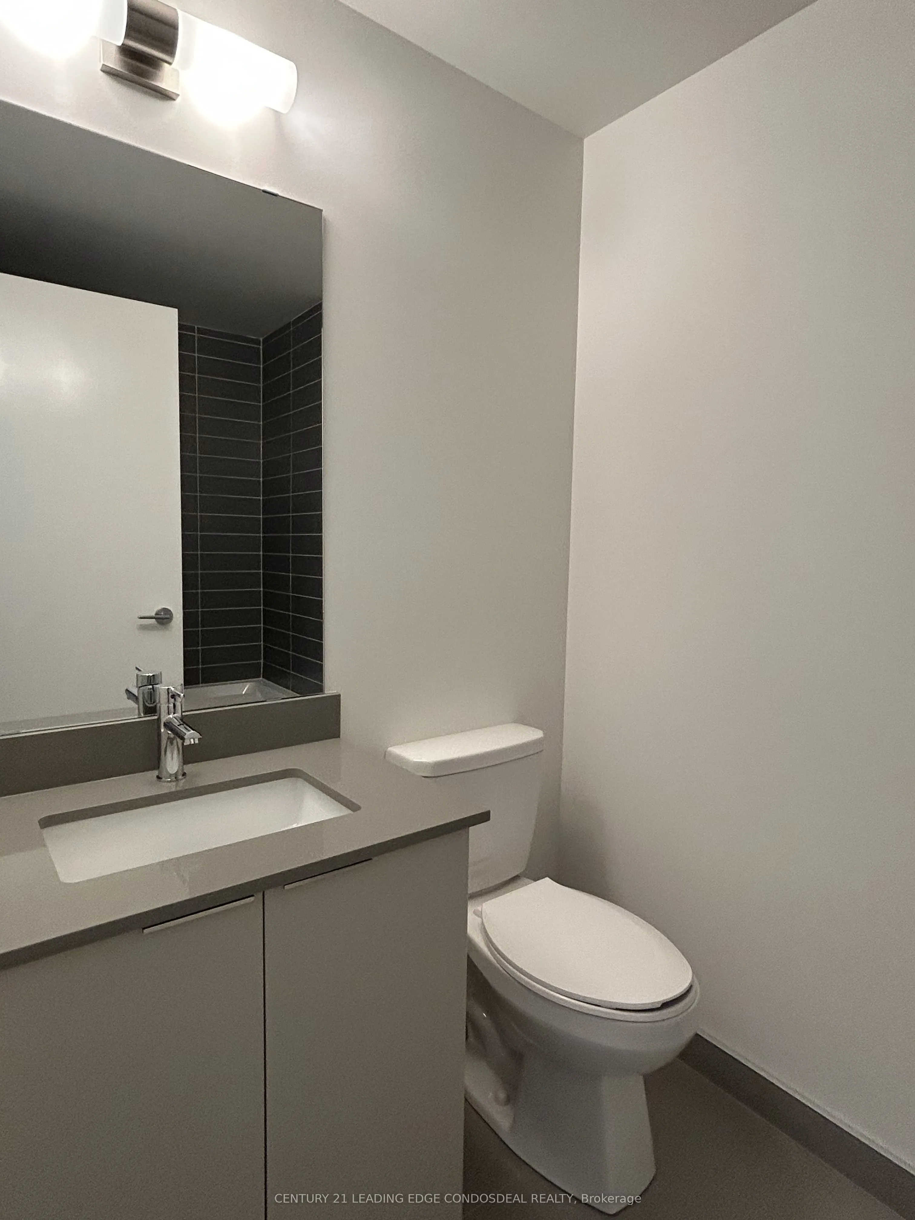 3079 Trafalgar Road, #904