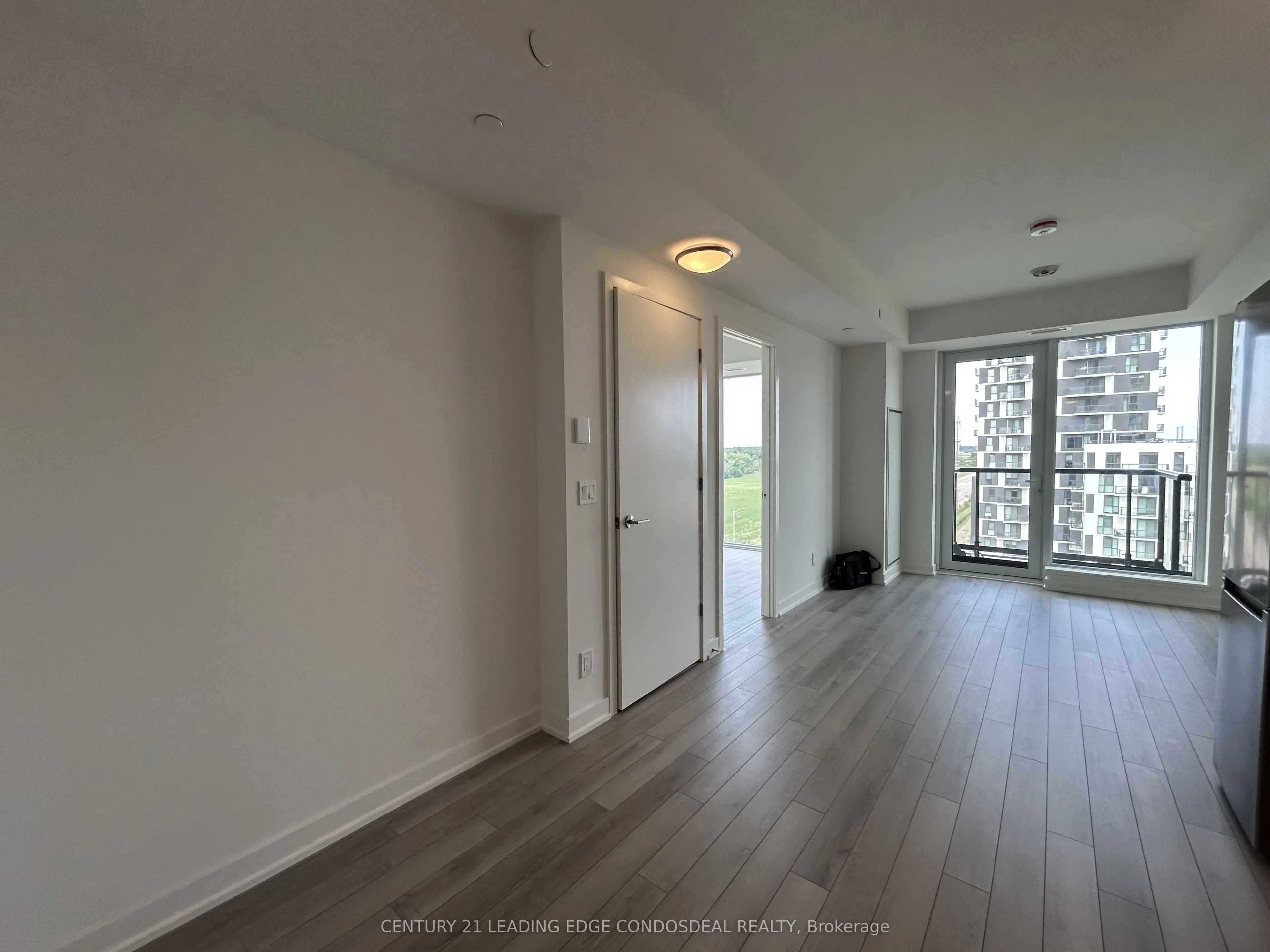 3079 Trafalgar Road, #904