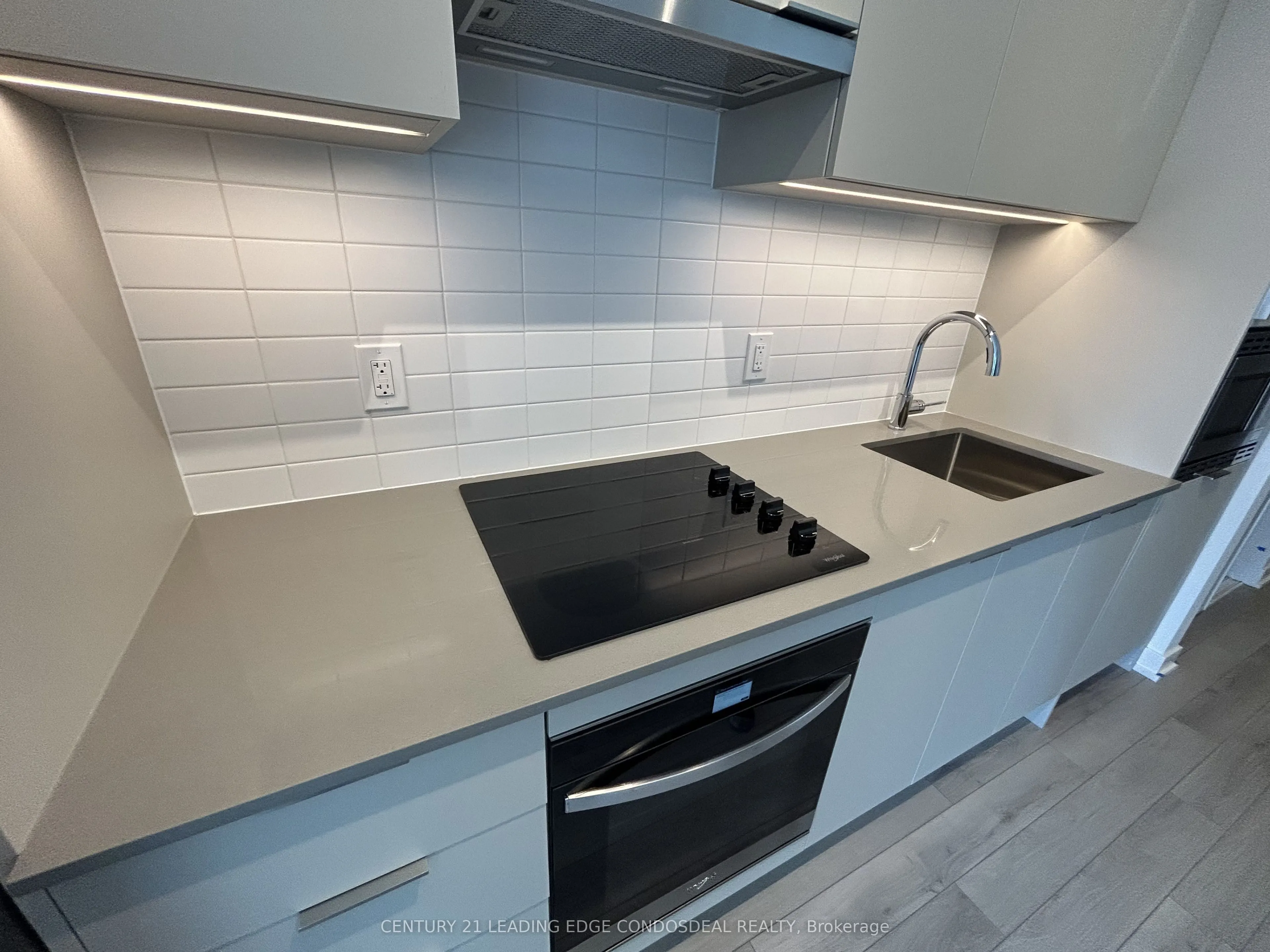 3079 Trafalgar Road, #904