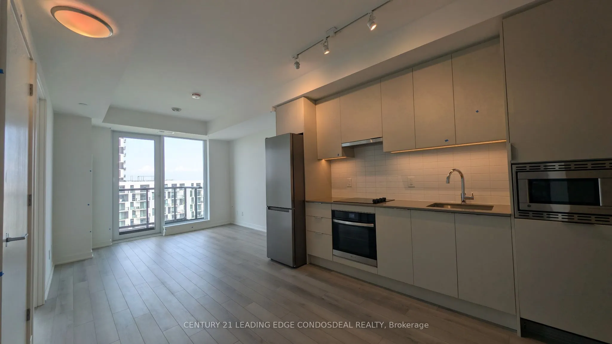 3079 Trafalgar Road, #904