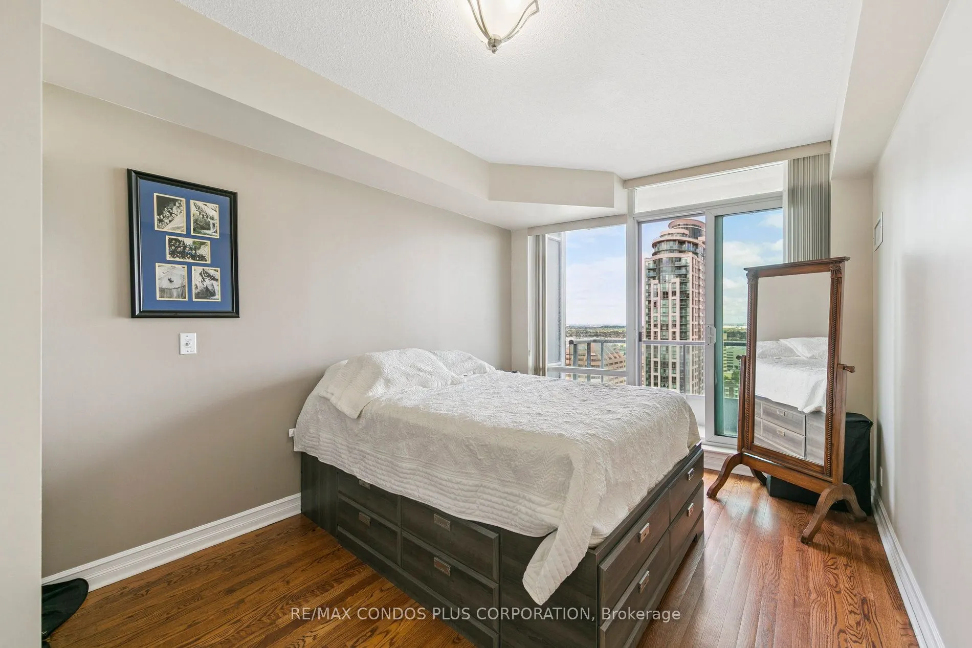 1 Elm Drive W, #2709