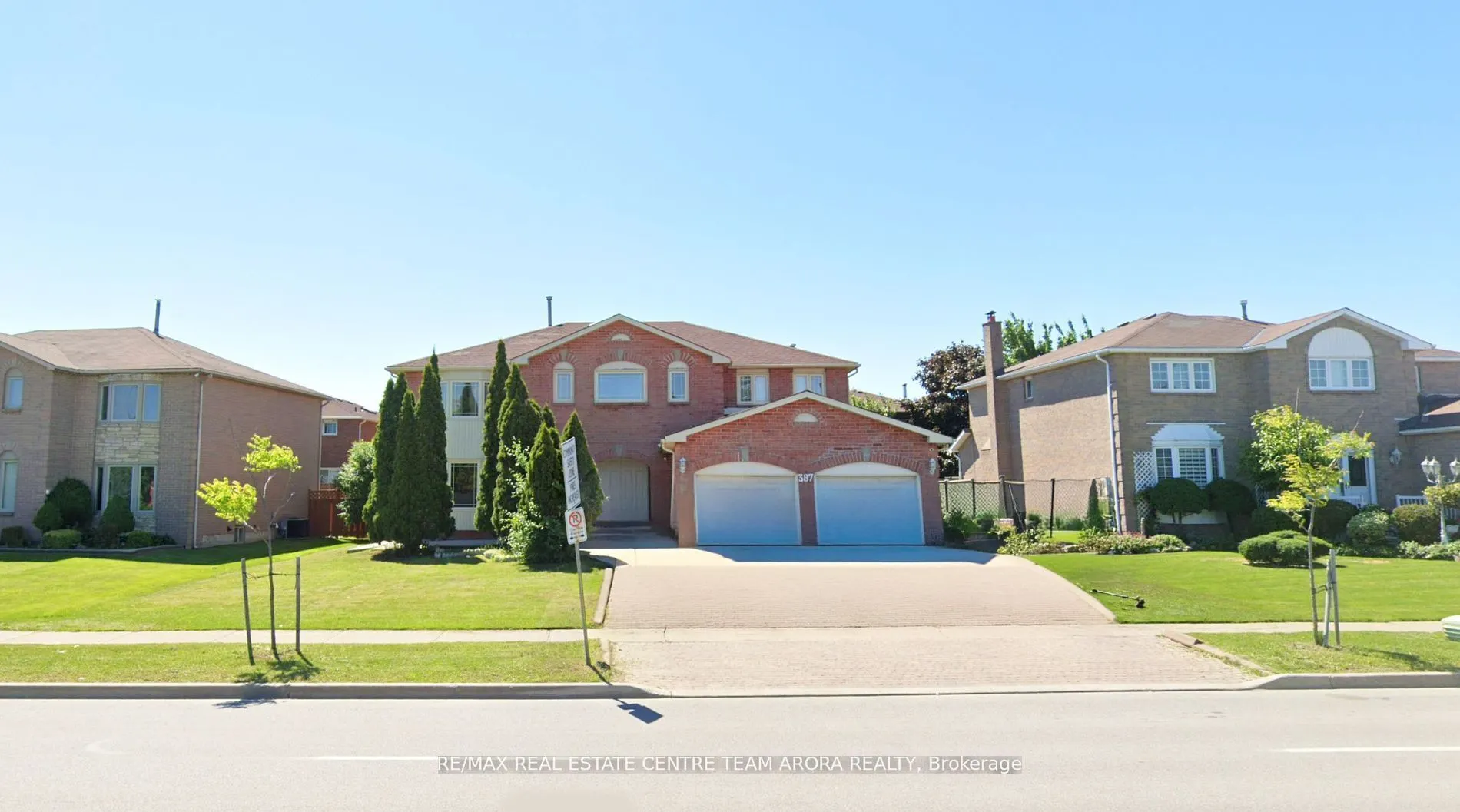 387 Ray Lawson Boulevard
