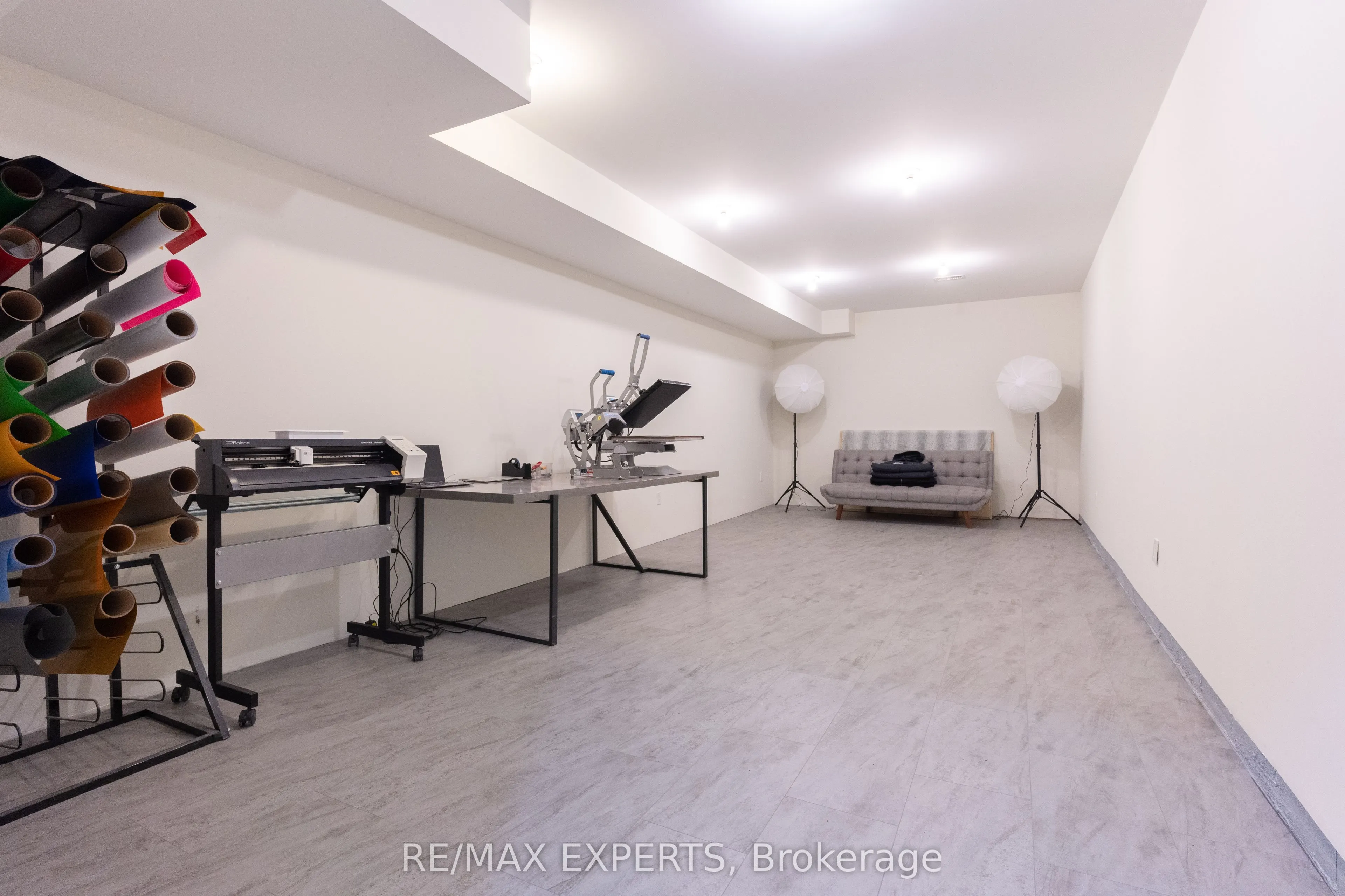 2356 Lakeshore Road W