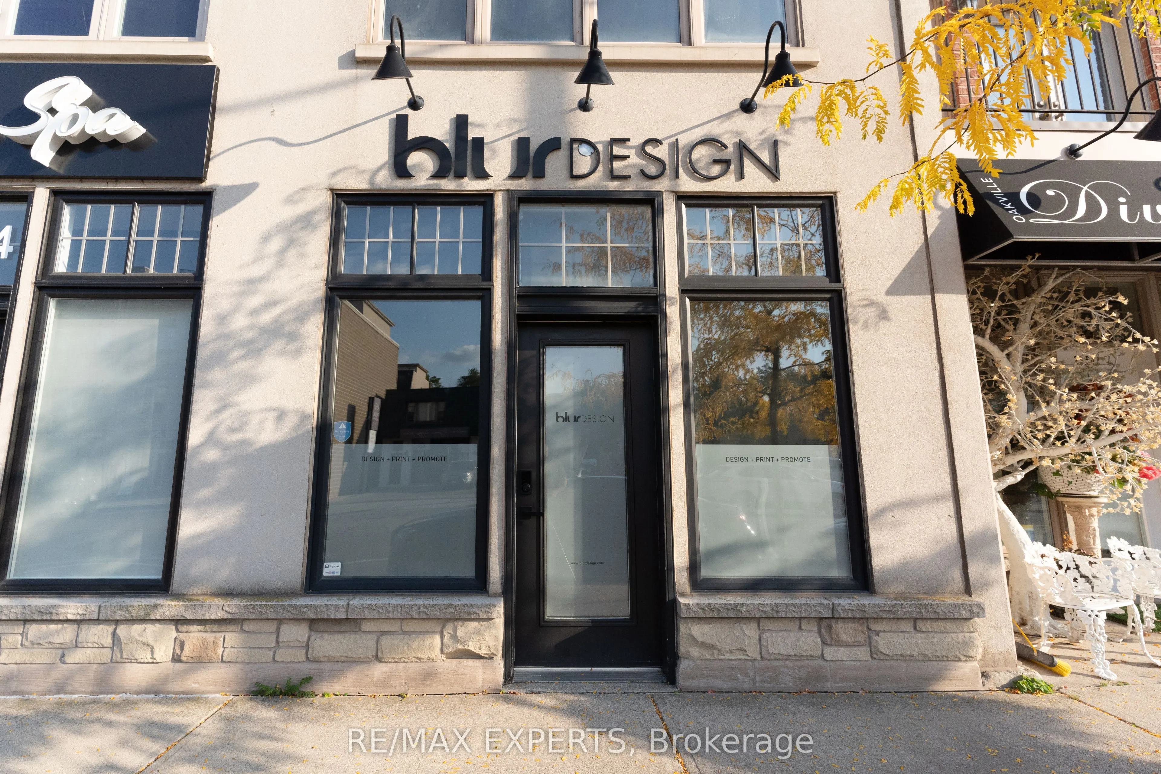2356 Lakeshore Road W