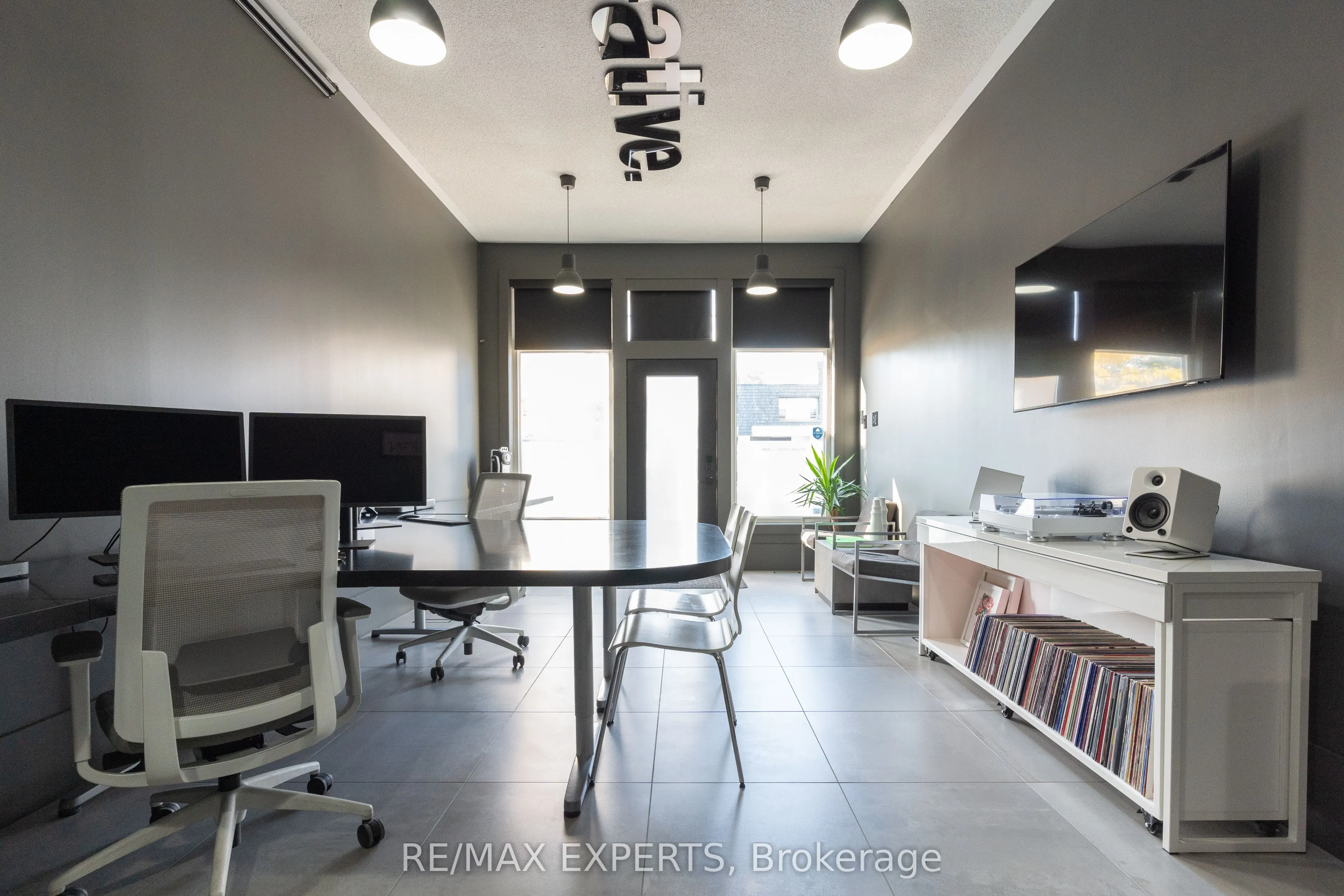 2356 Lakeshore Road W