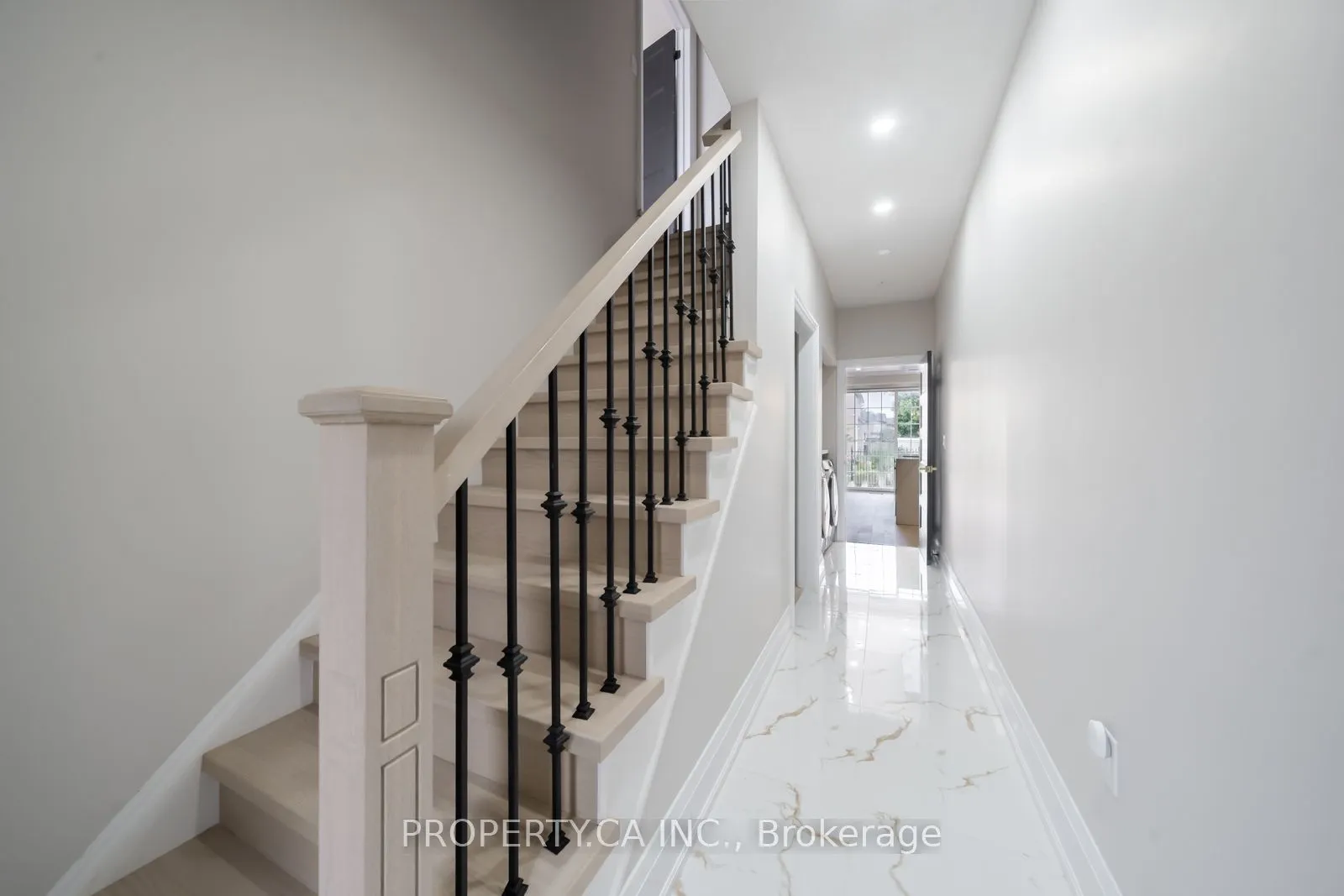 22 Maldives Crescent