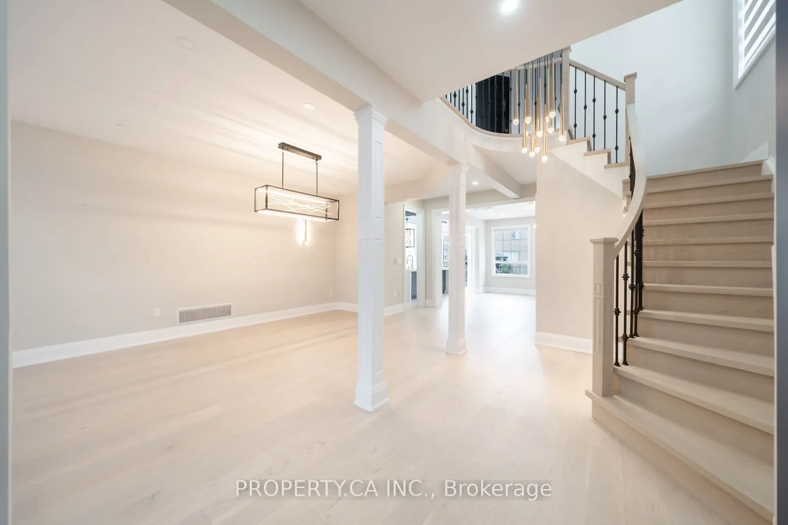 22 Maldives Crescent