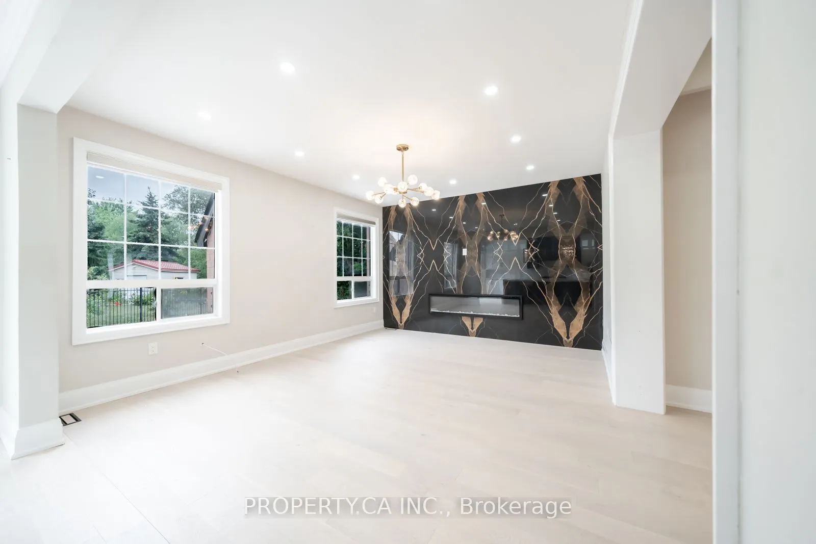 22 Maldives Crescent