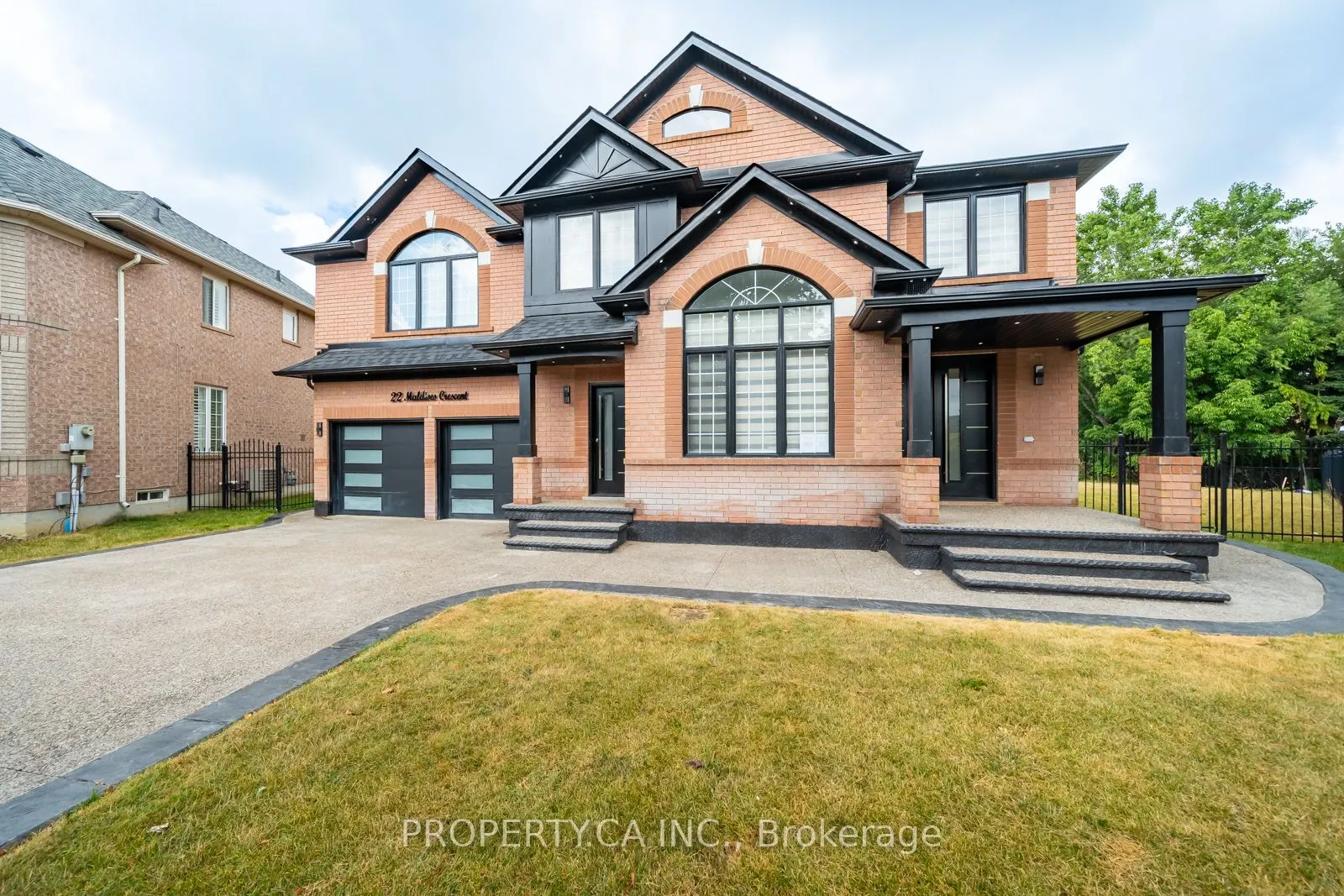 22 Maldives Crescent