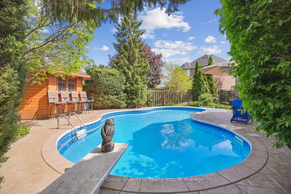 2477 Longridge Crescent