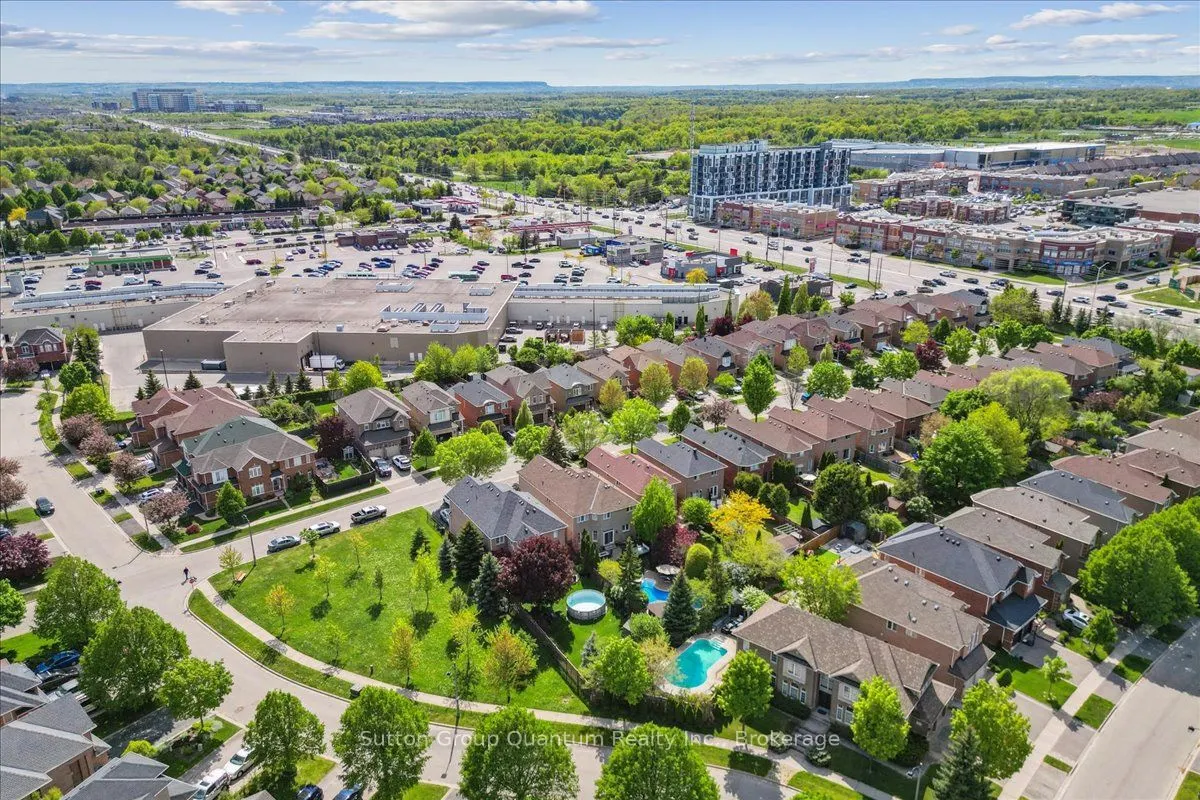 2477 Longridge Crescent