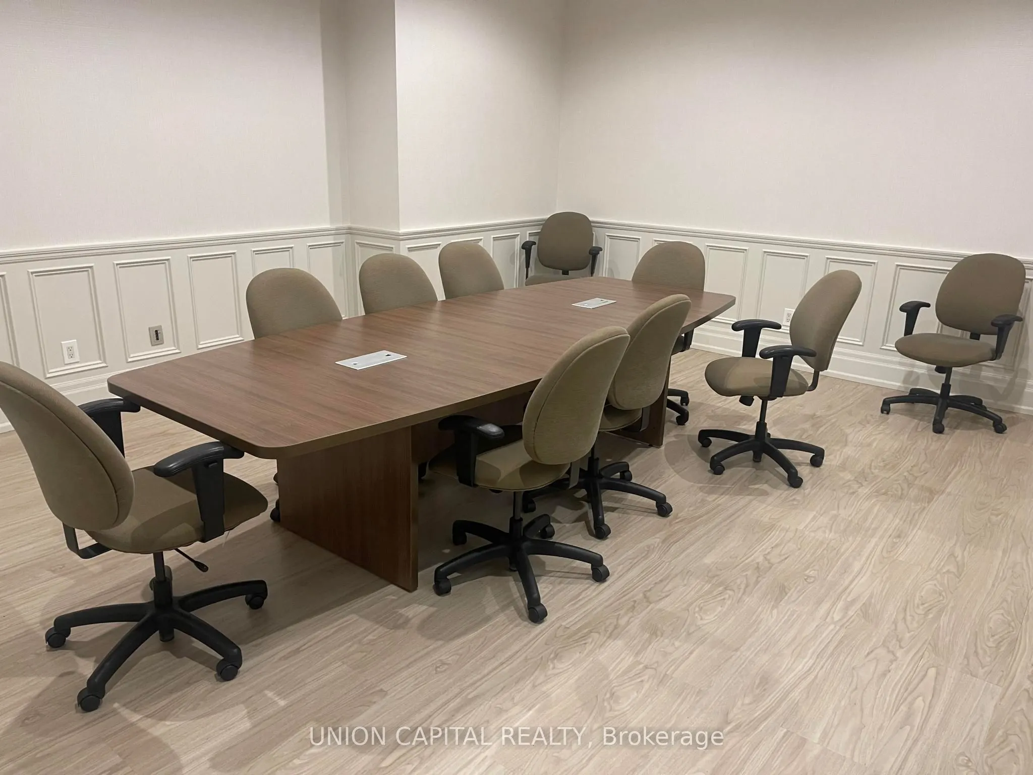 5229 Dundas Street W, #1104