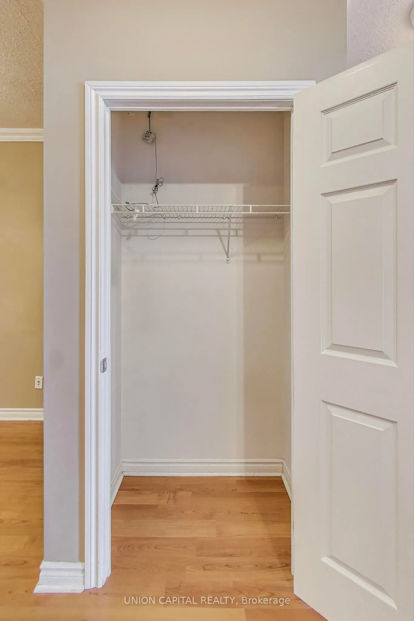 5229 Dundas Street W, #1104