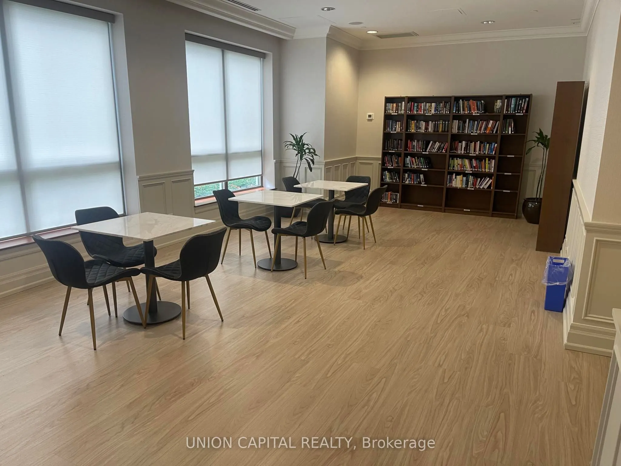 5229 Dundas Street W, #1104
