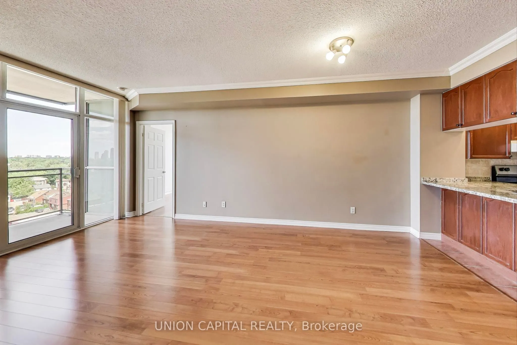 5229 Dundas Street W, #1104