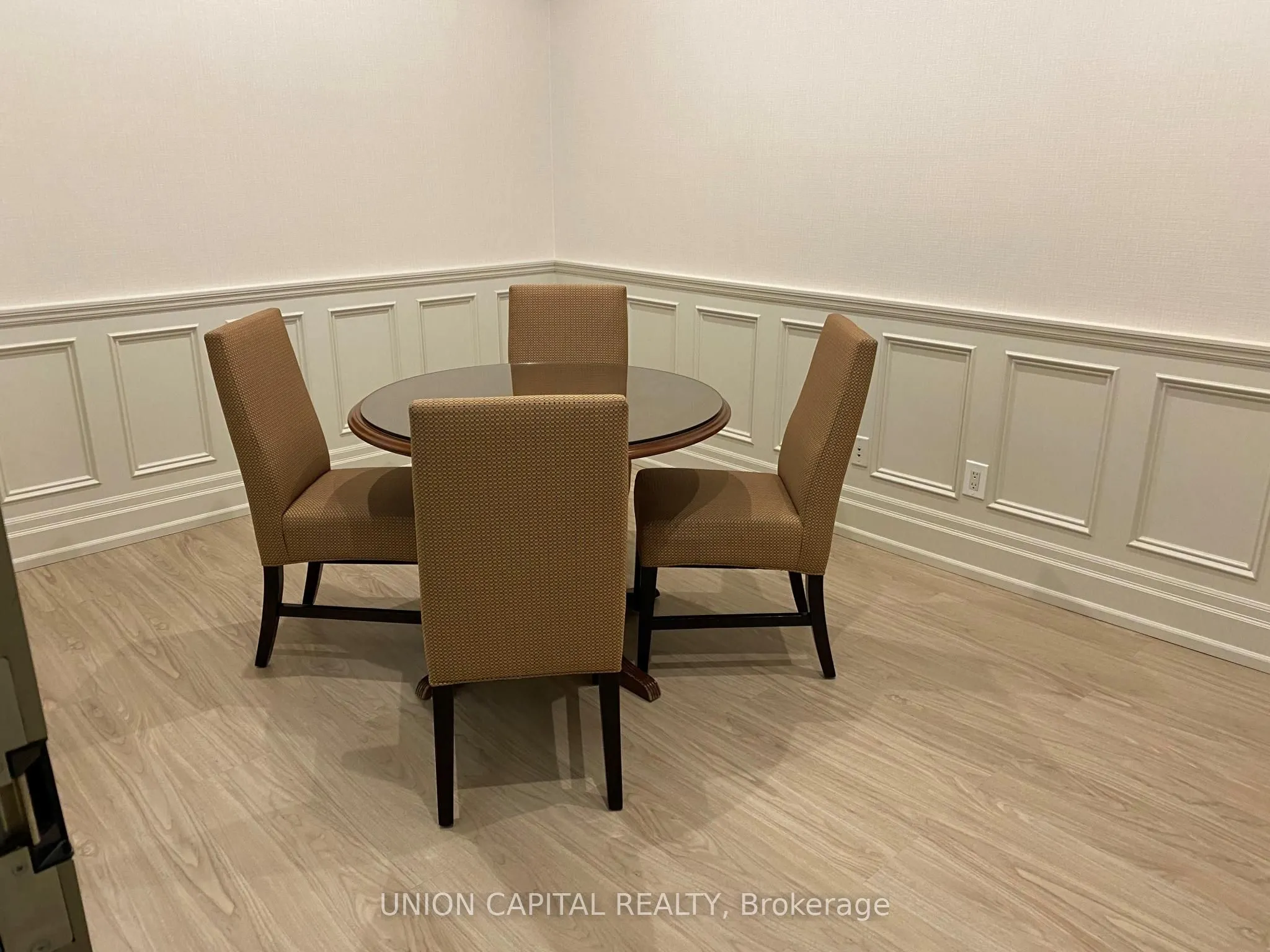 5229 Dundas Street W, #1104